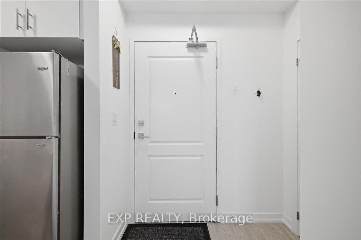450 Dundas Street E, Unit 603 thumbnail 4