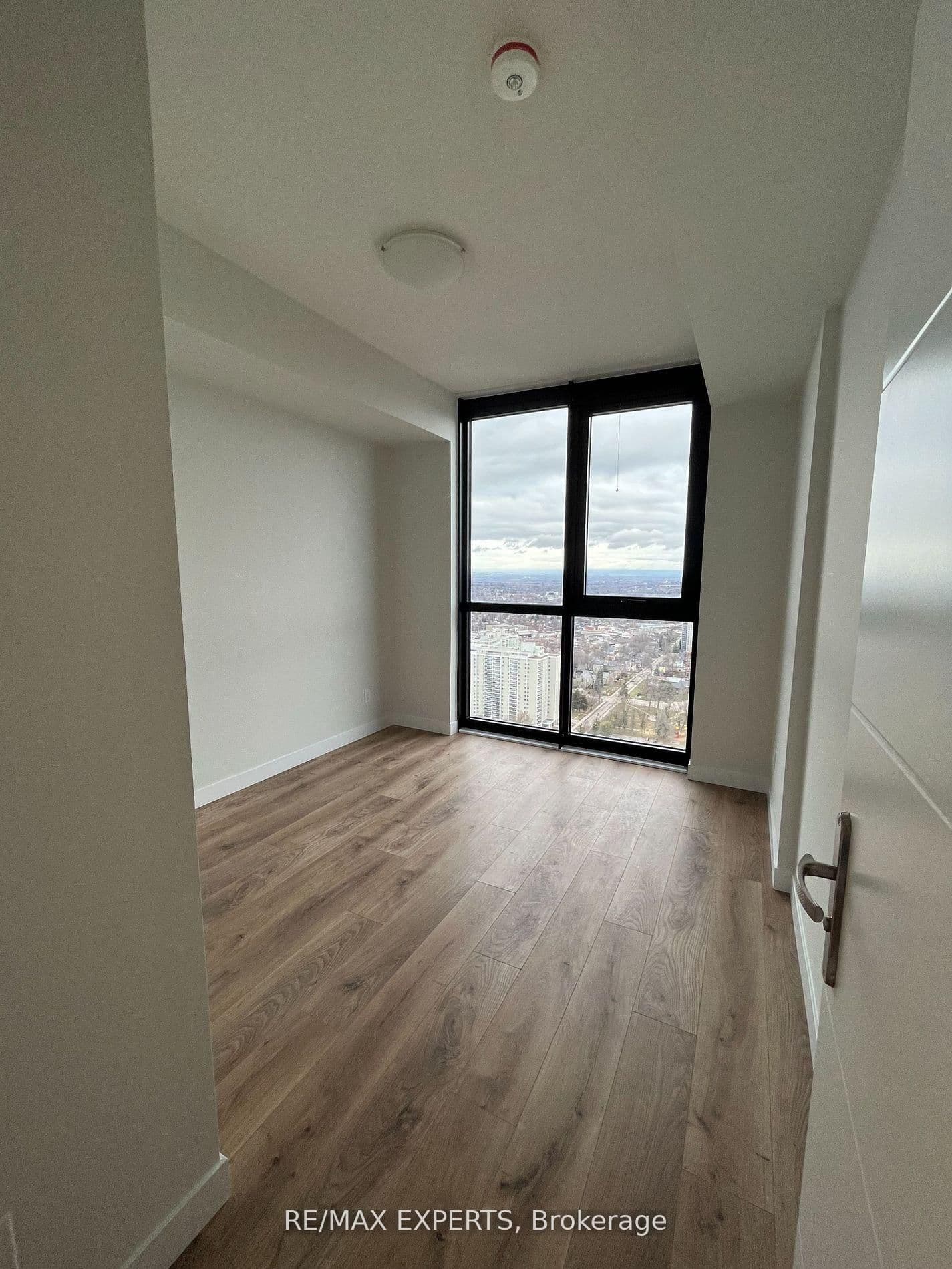 60 Frederick Street E, Unit 3403 thumbnail 6