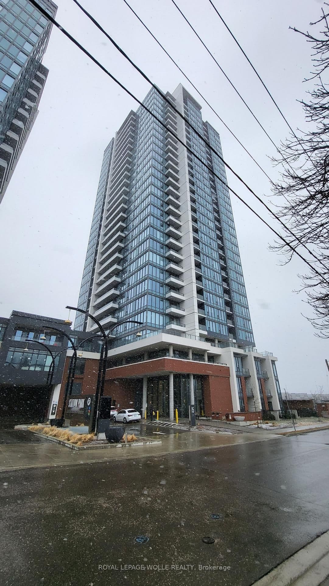 15 Wellington Street S, Unit 304