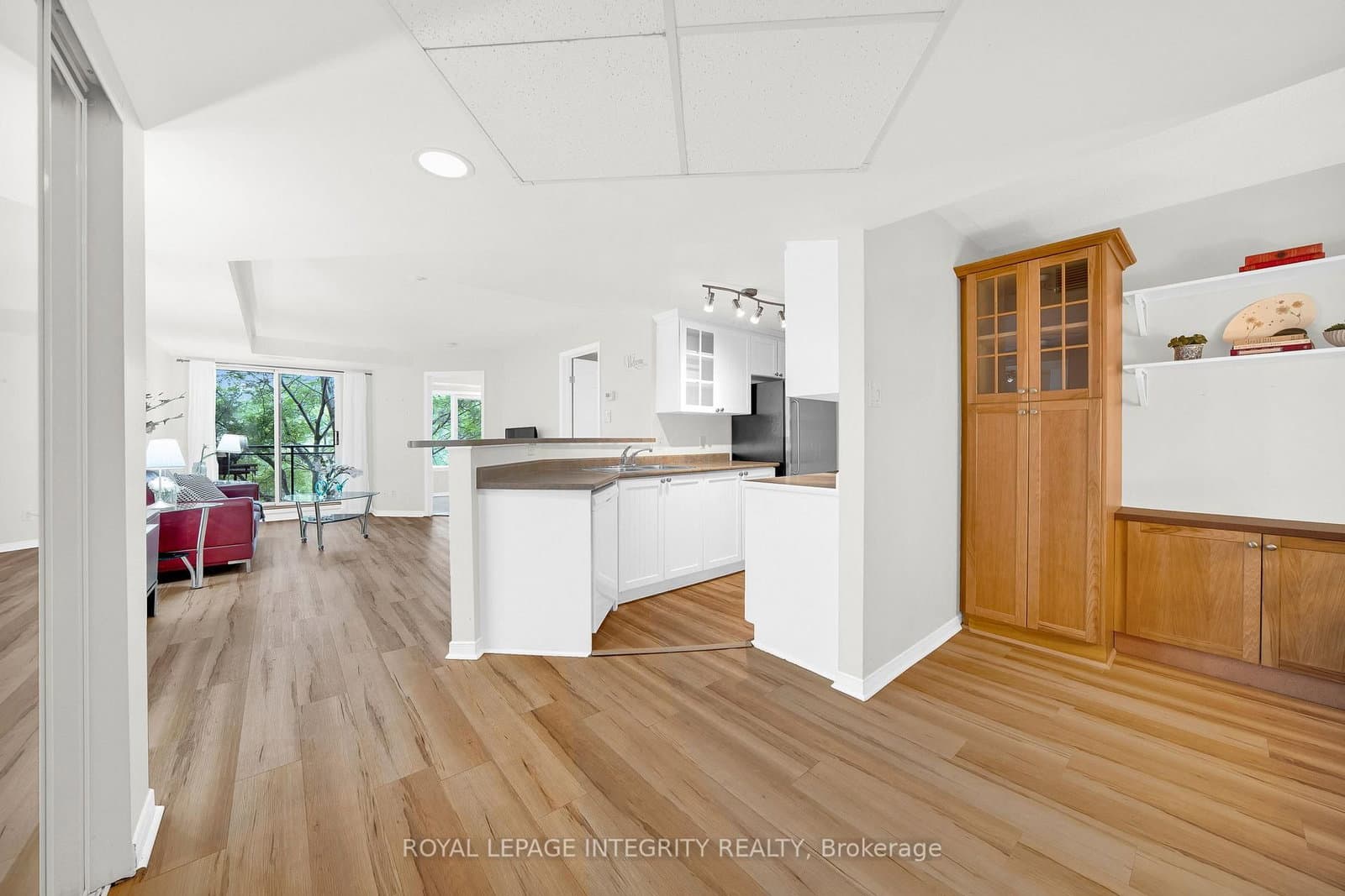 310 Central Park Drive, Unit 3M thumbnail 4