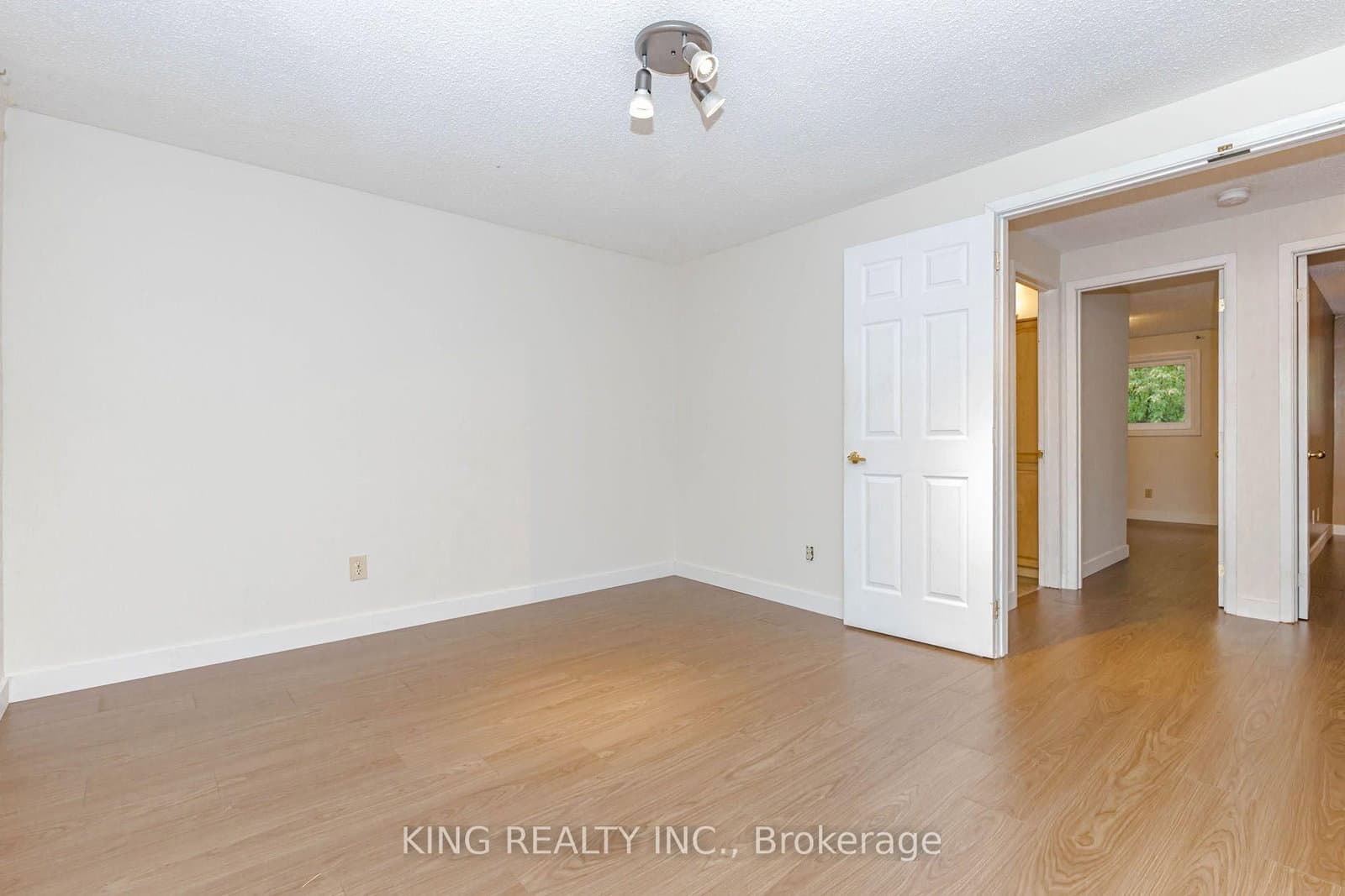 46 Cedarwoods Crescent, Unit 6 thumbnail 11