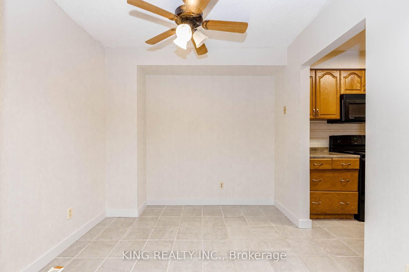 46 Cedarwoods Crescent, Unit 6 thumbnail 6