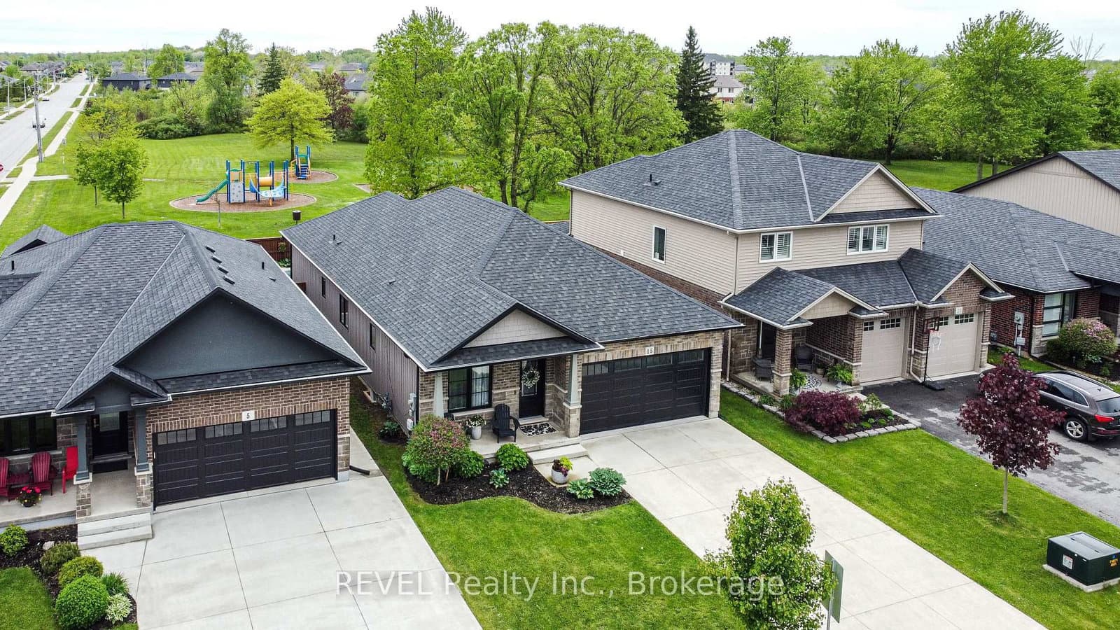 15 Willowbrook Drive - Image 1