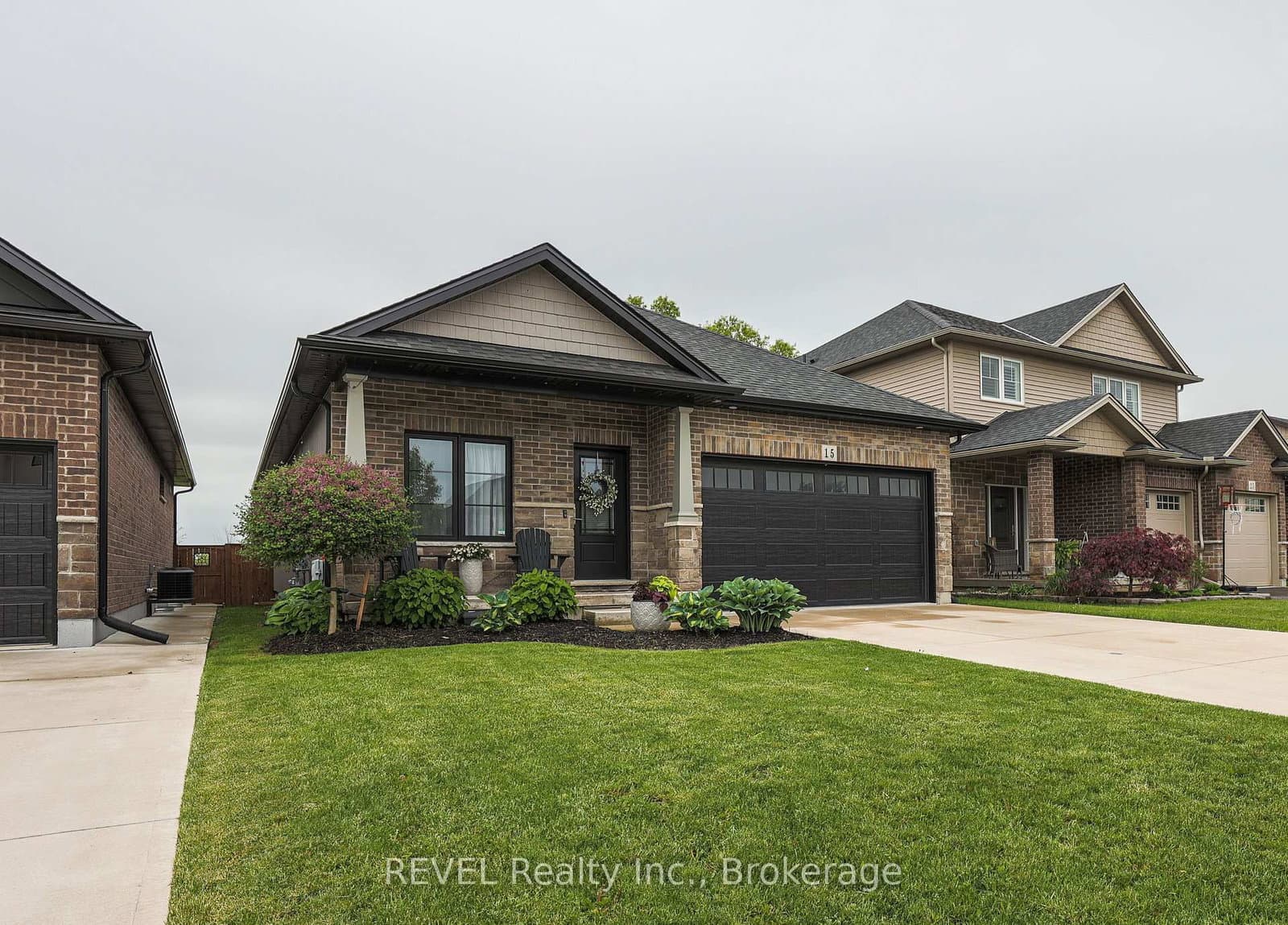 15 Willowbrook Drive thumbnail 2