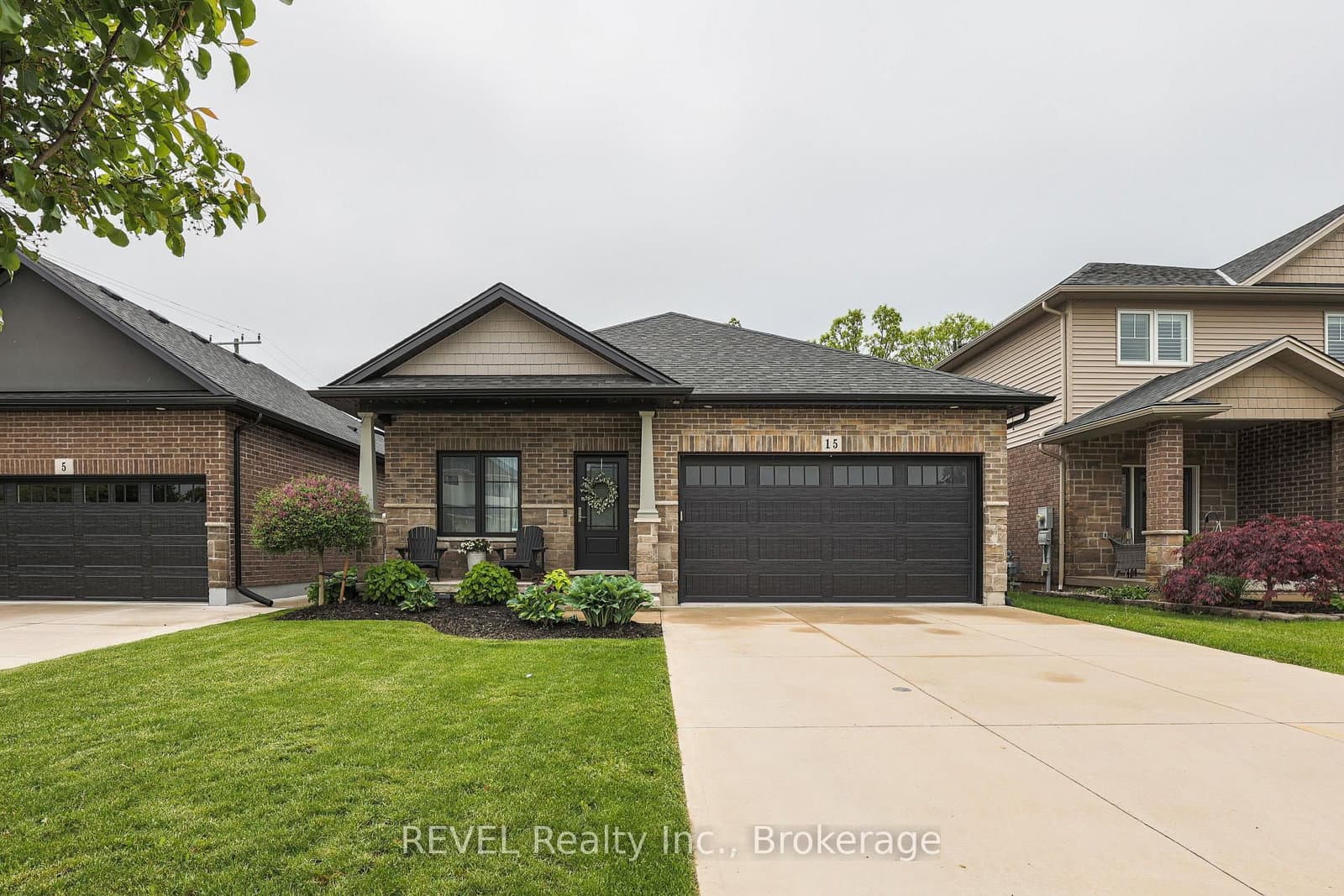 15 Willowbrook Drive thumbnail 3