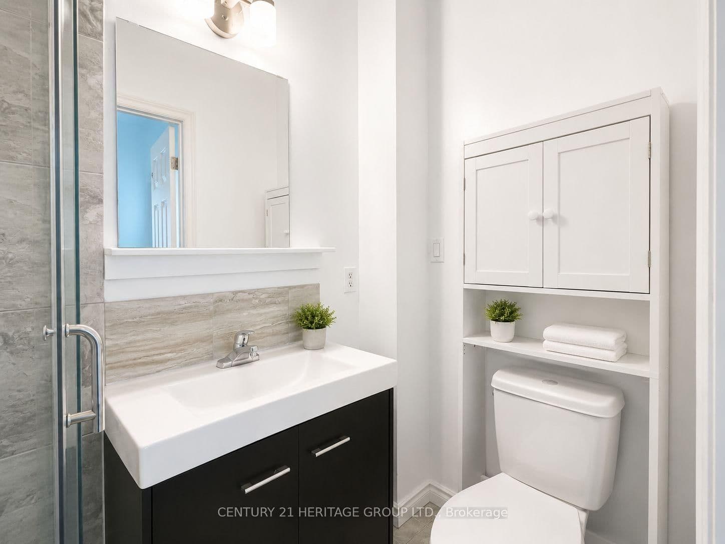 406 Jackson Street W thumbnail 8