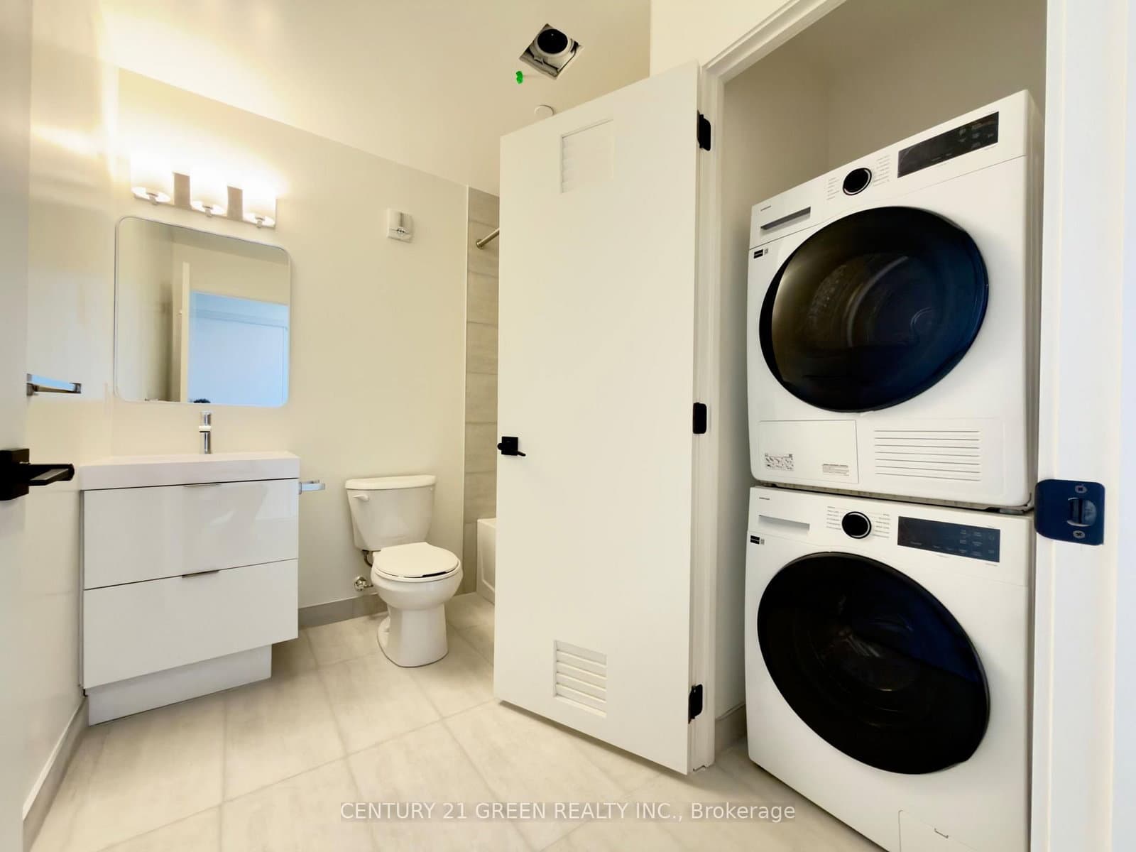 33 Erie Avenue, Unit 1705 thumbnail 12