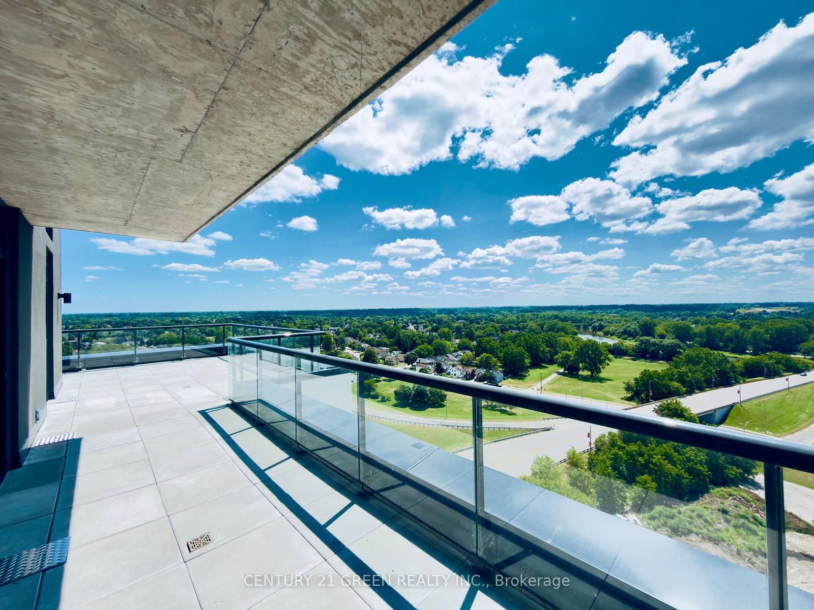 33 Erie Avenue, Unit 1705 thumbnail 14