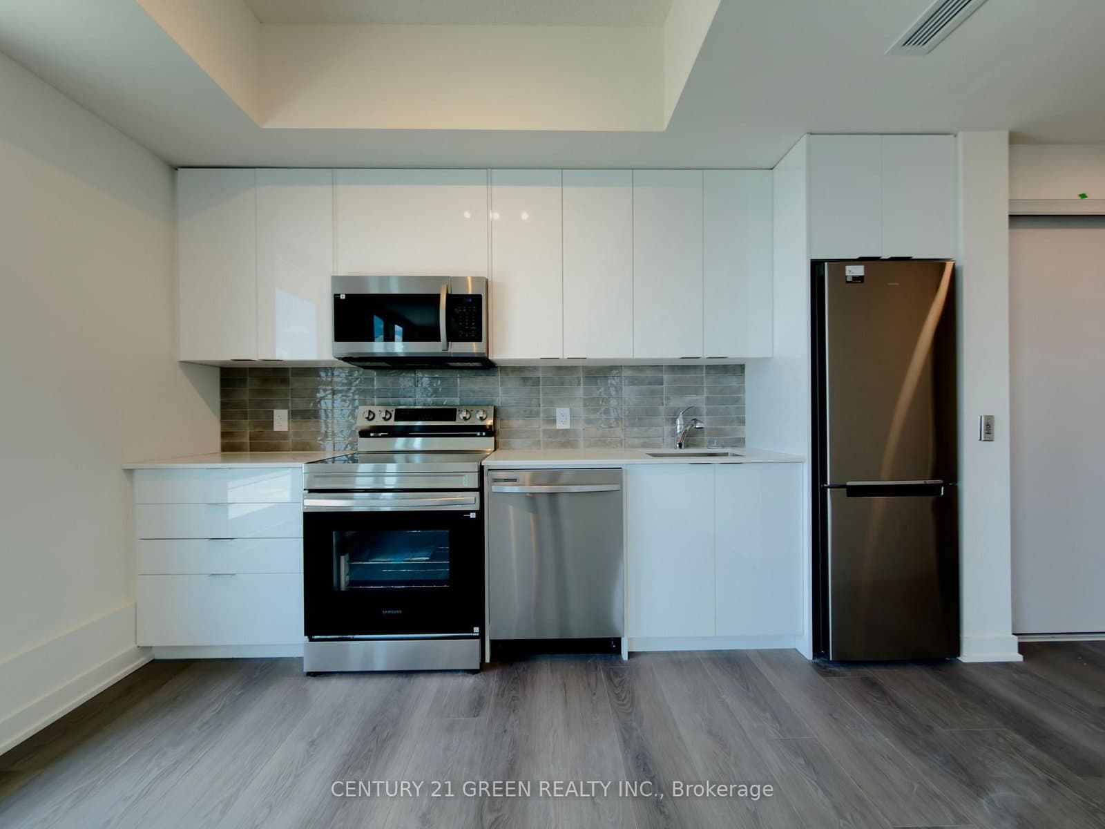 33 Erie Avenue, Unit 1705 thumbnail 3