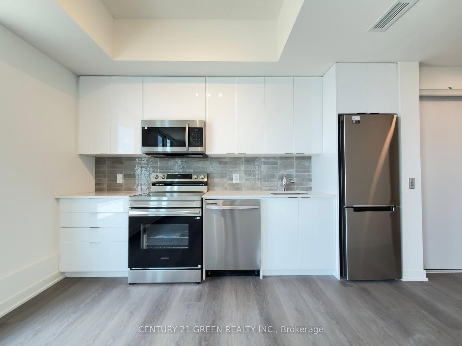 33 Erie Avenue, Unit 1705 thumbnail 4