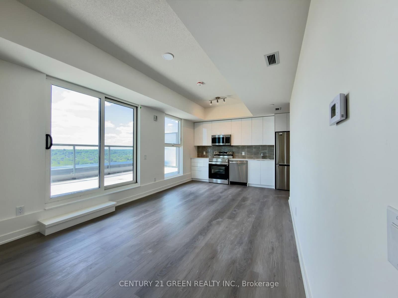 33 Erie Avenue, Unit 1705 thumbnail 5
