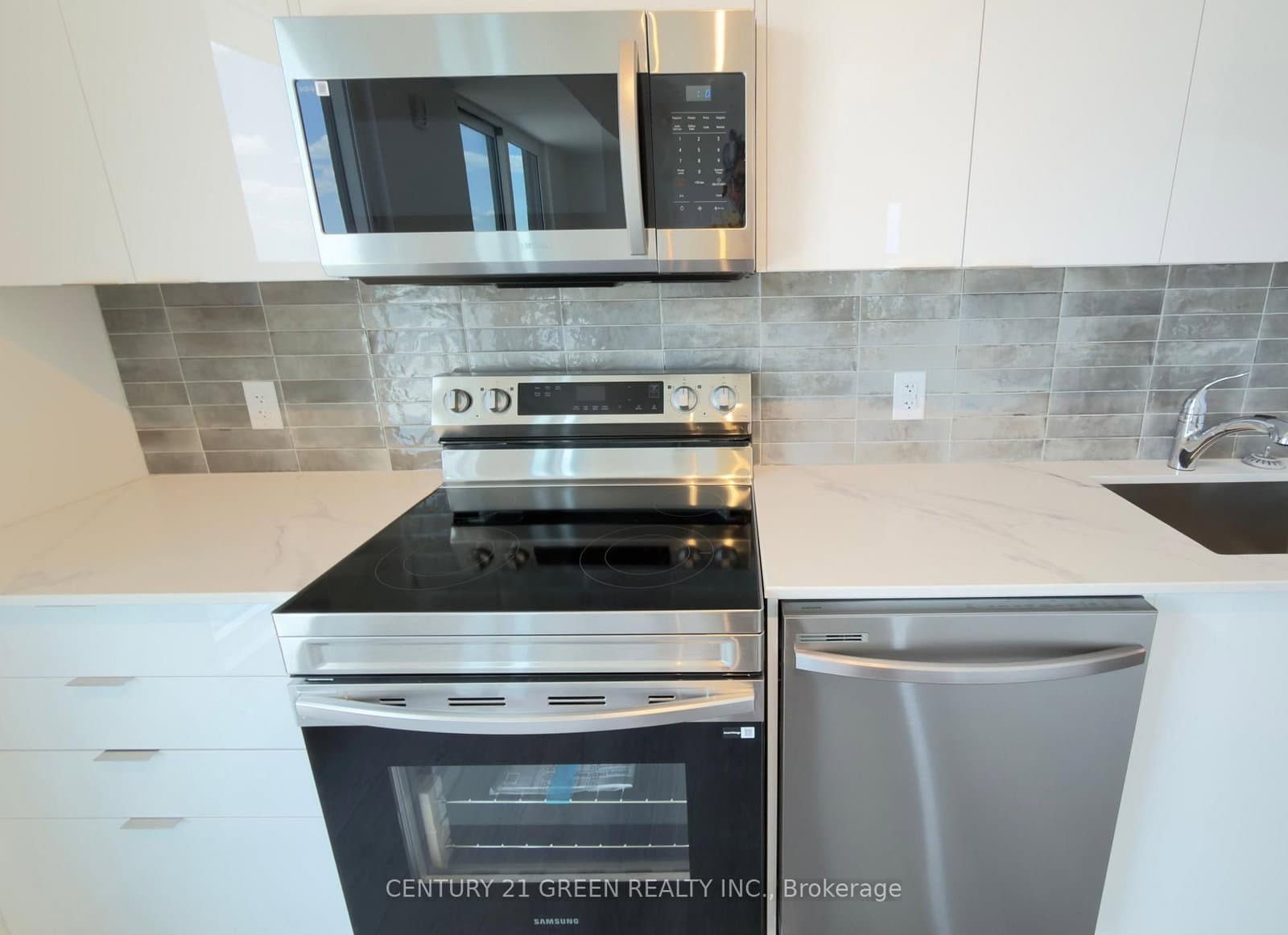 33 Erie Avenue, Unit 1705 thumbnail 7