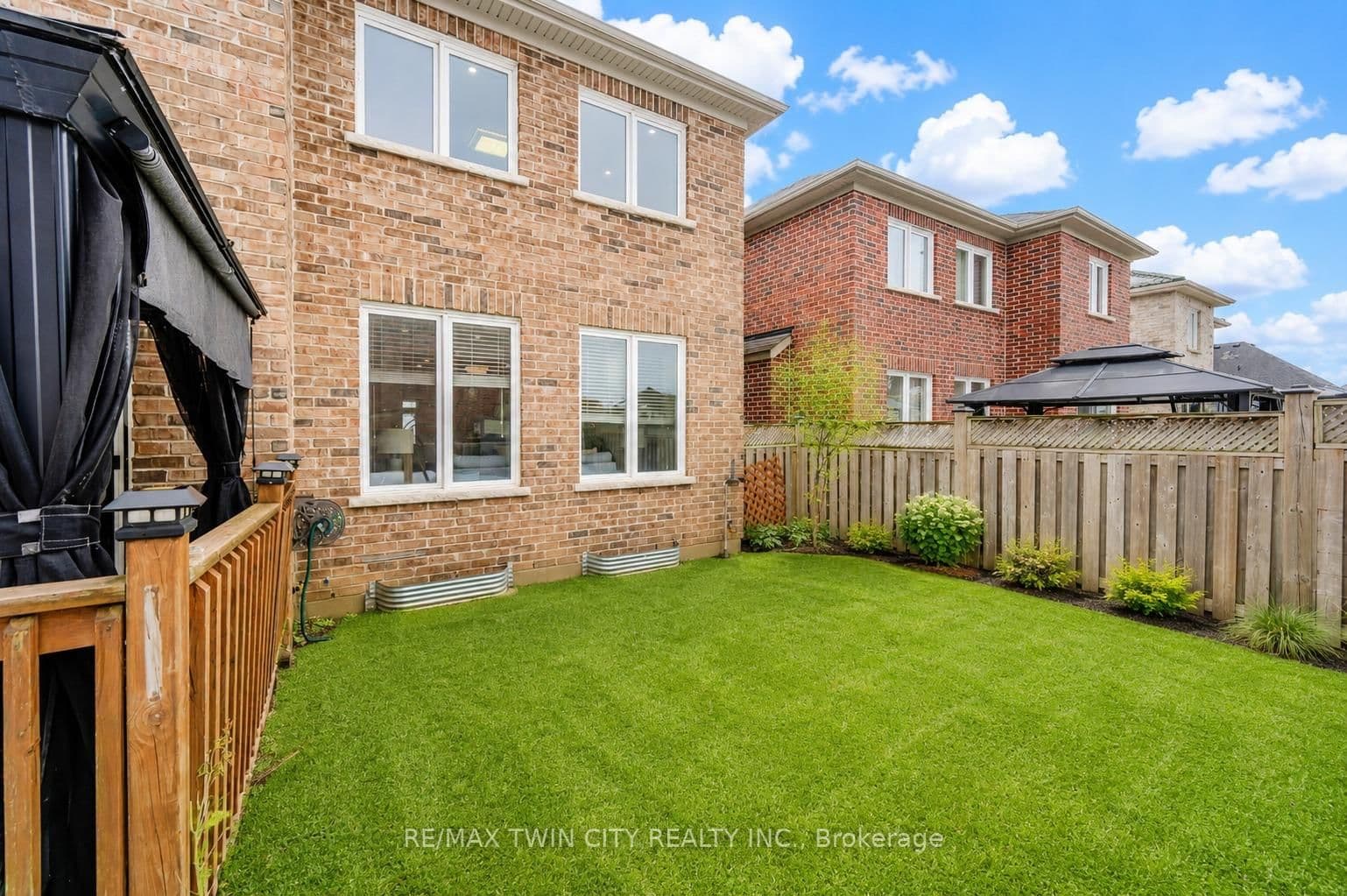 498 Thomas Slee Drive thumbnail 48
