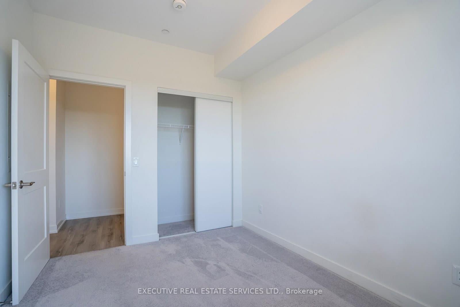 251 Northfield Drive E, Unit 322 thumbnail 16