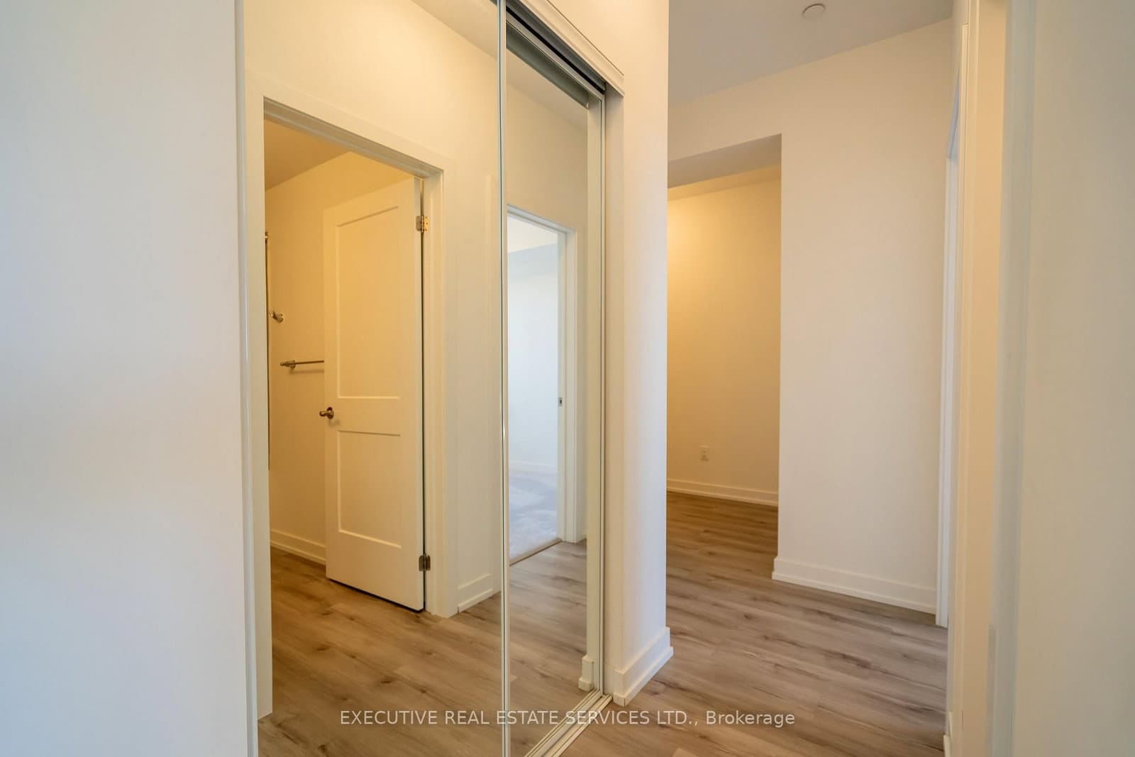 251 Northfield Drive E, Unit 322 thumbnail 17