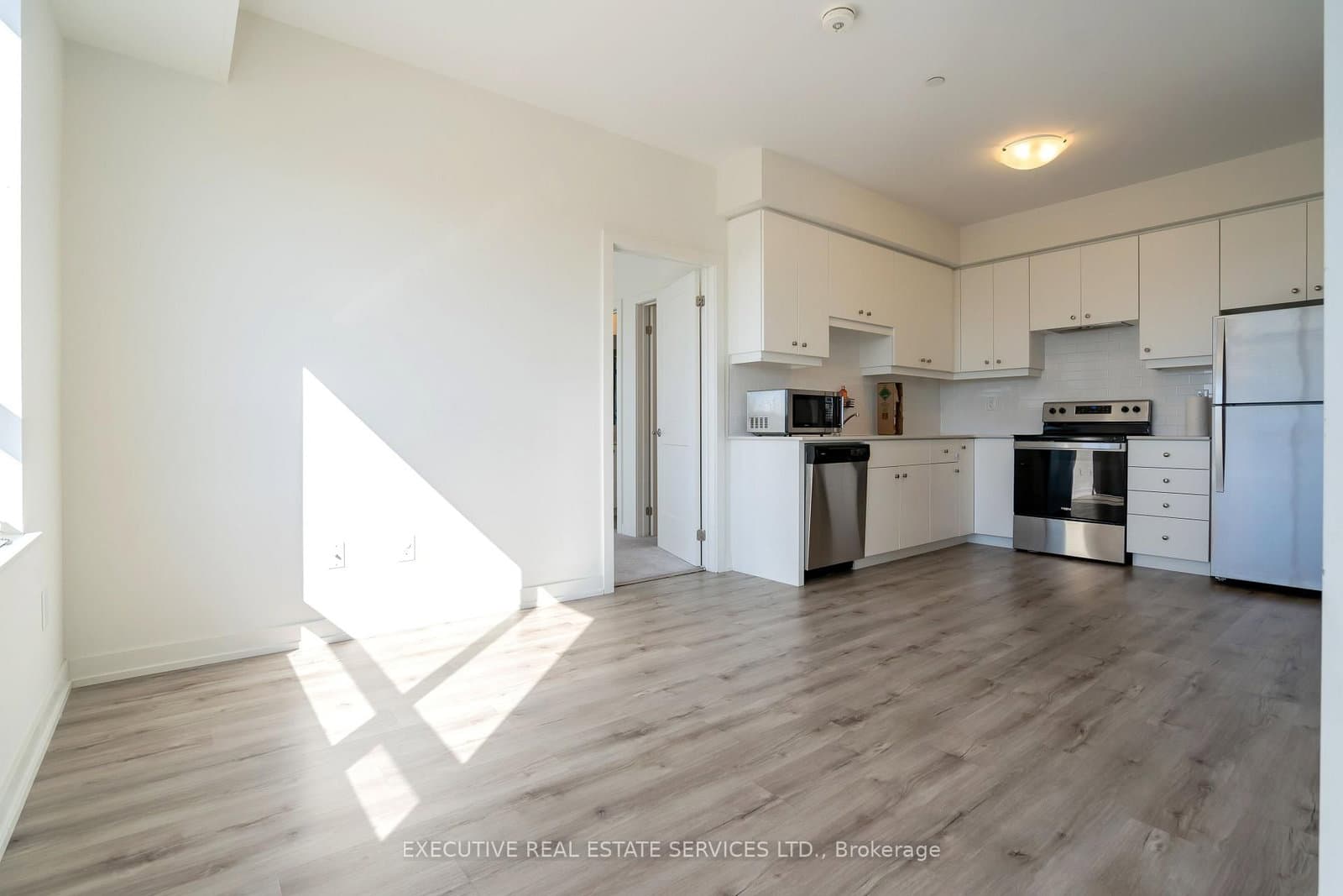 251 Northfield Drive E, Unit 322 thumbnail 24