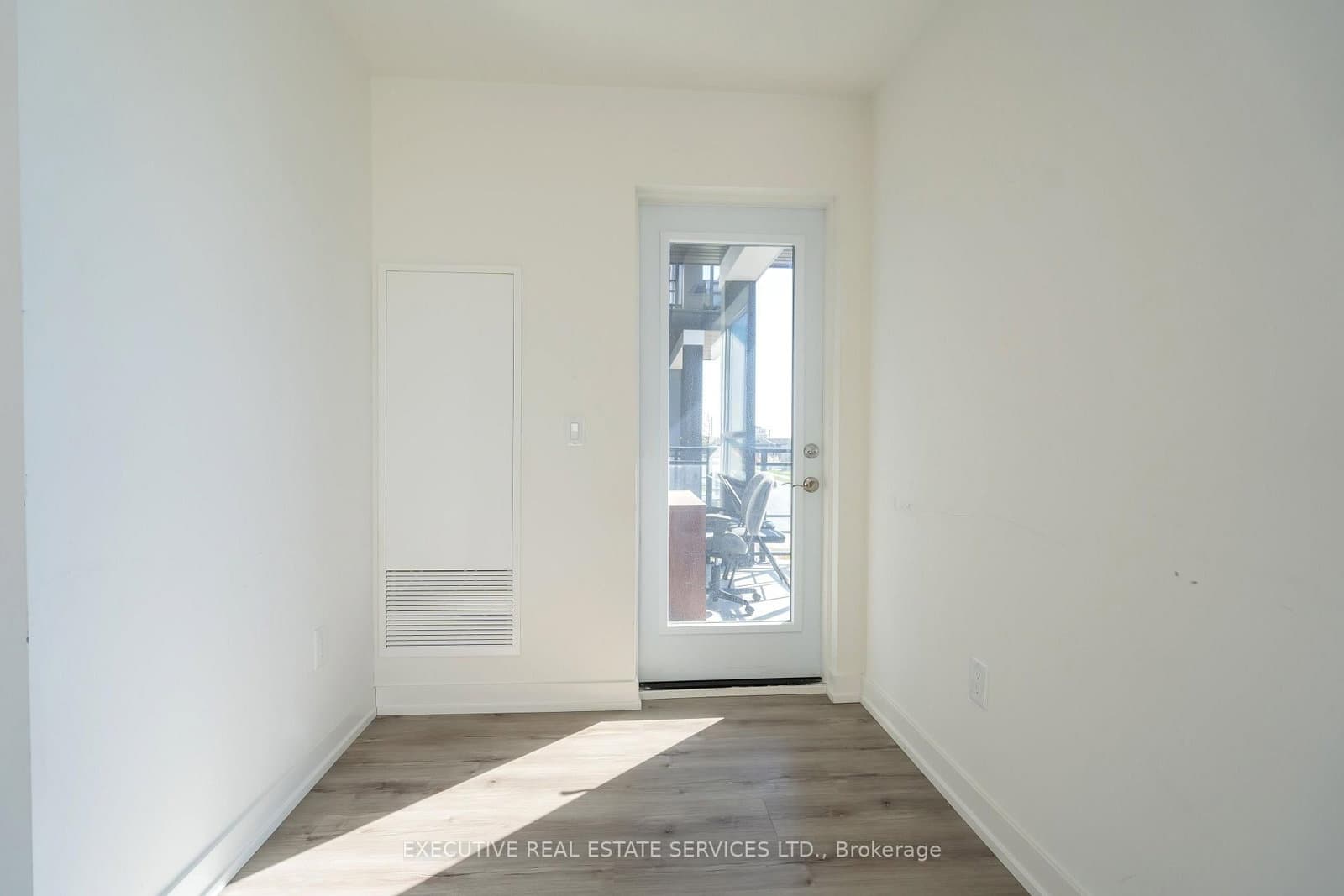 251 Northfield Drive E, Unit 322 thumbnail 25