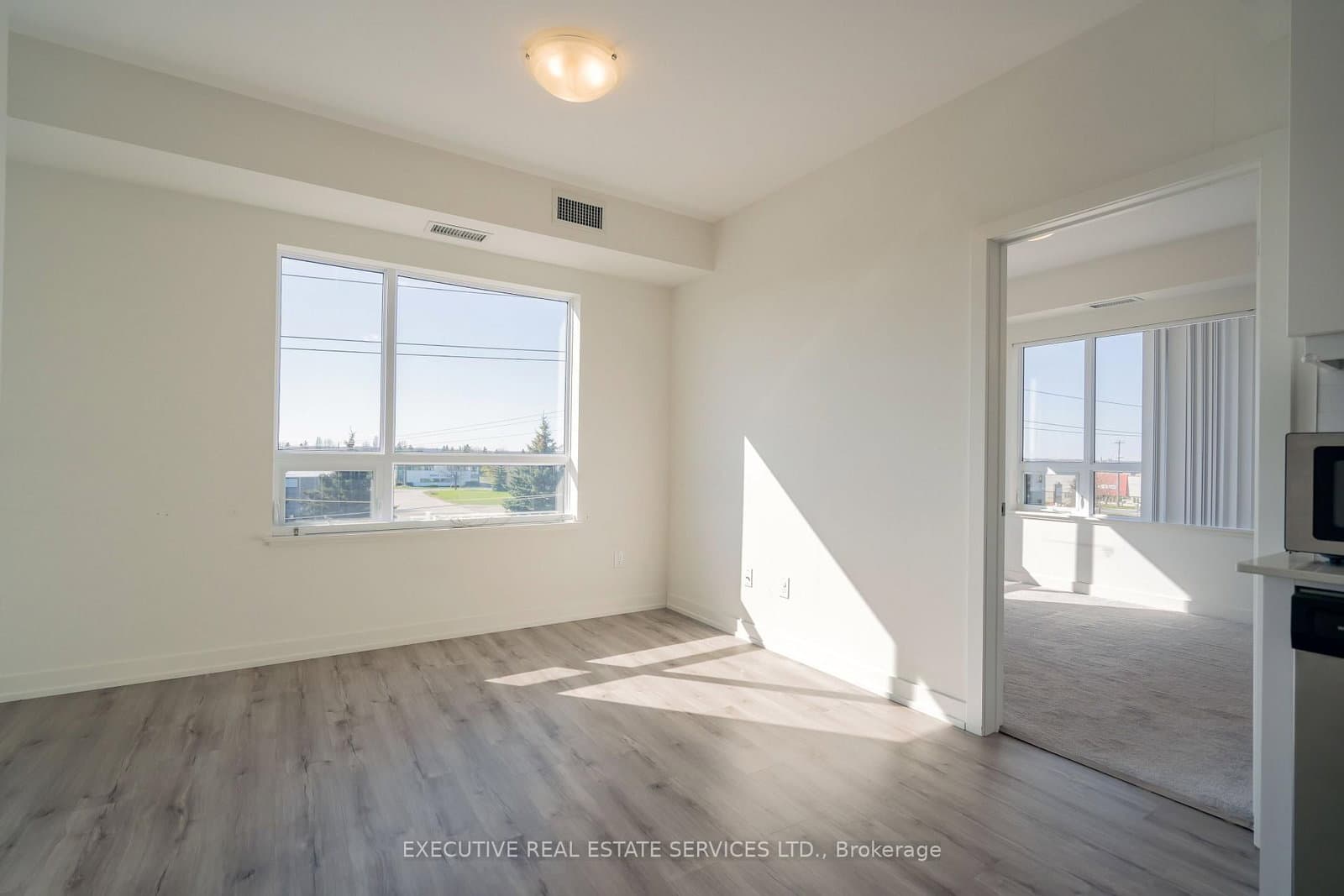 251 Northfield Drive E, Unit 322 thumbnail 30