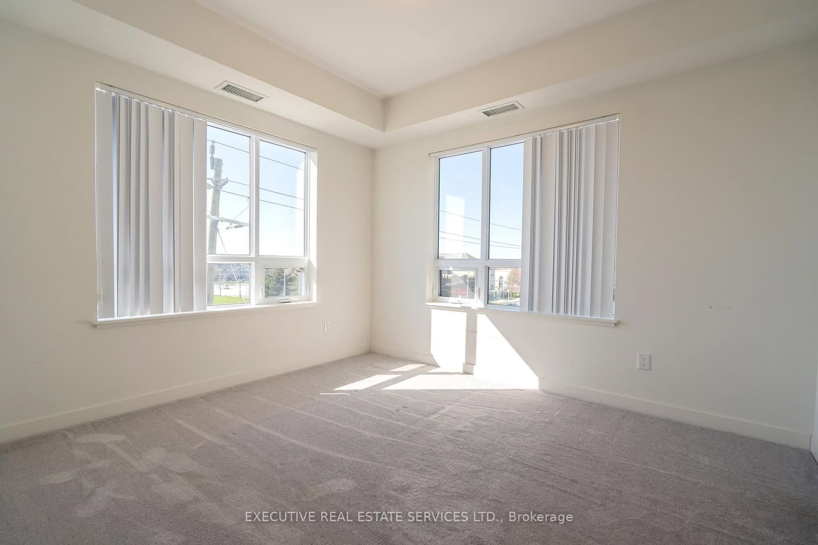 251 Northfield Drive E, Unit 322 thumbnail 31