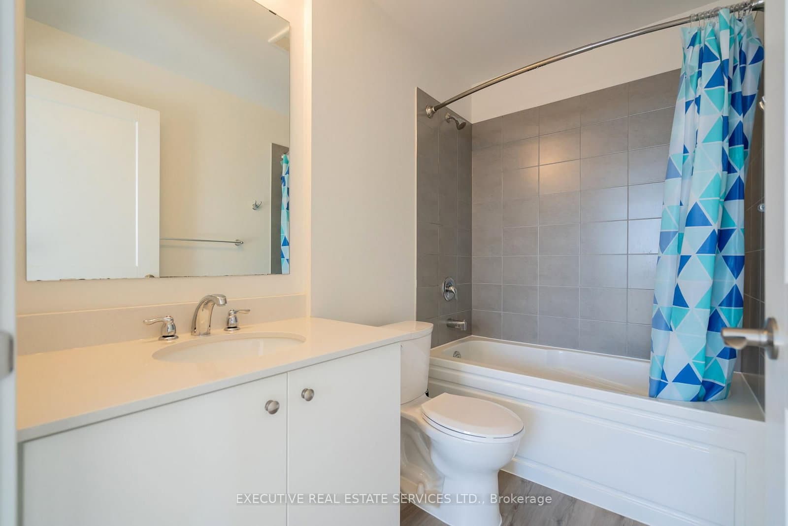 251 Northfield Drive E, Unit 322 thumbnail 33