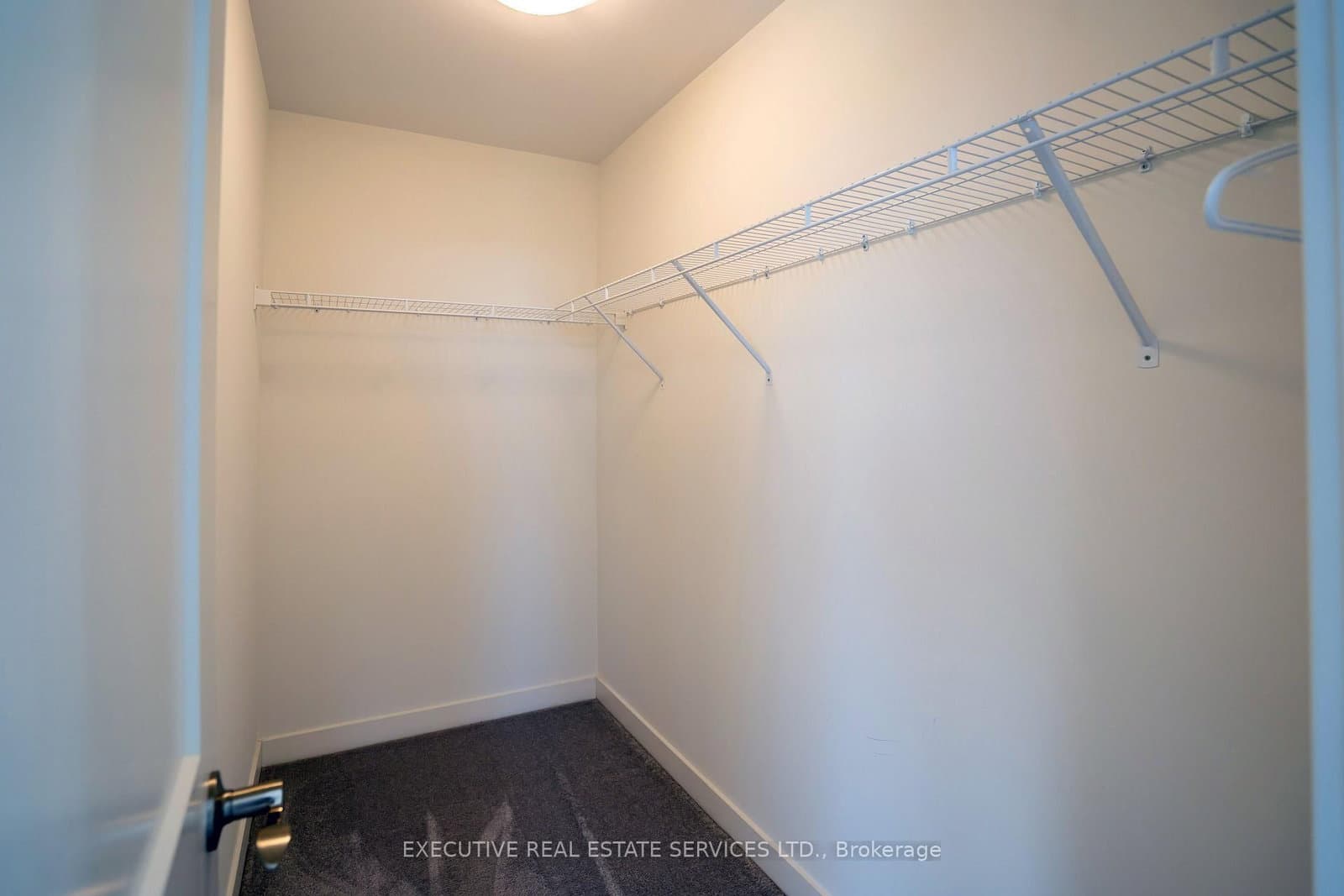 251 Northfield Drive E, Unit 322 thumbnail 34