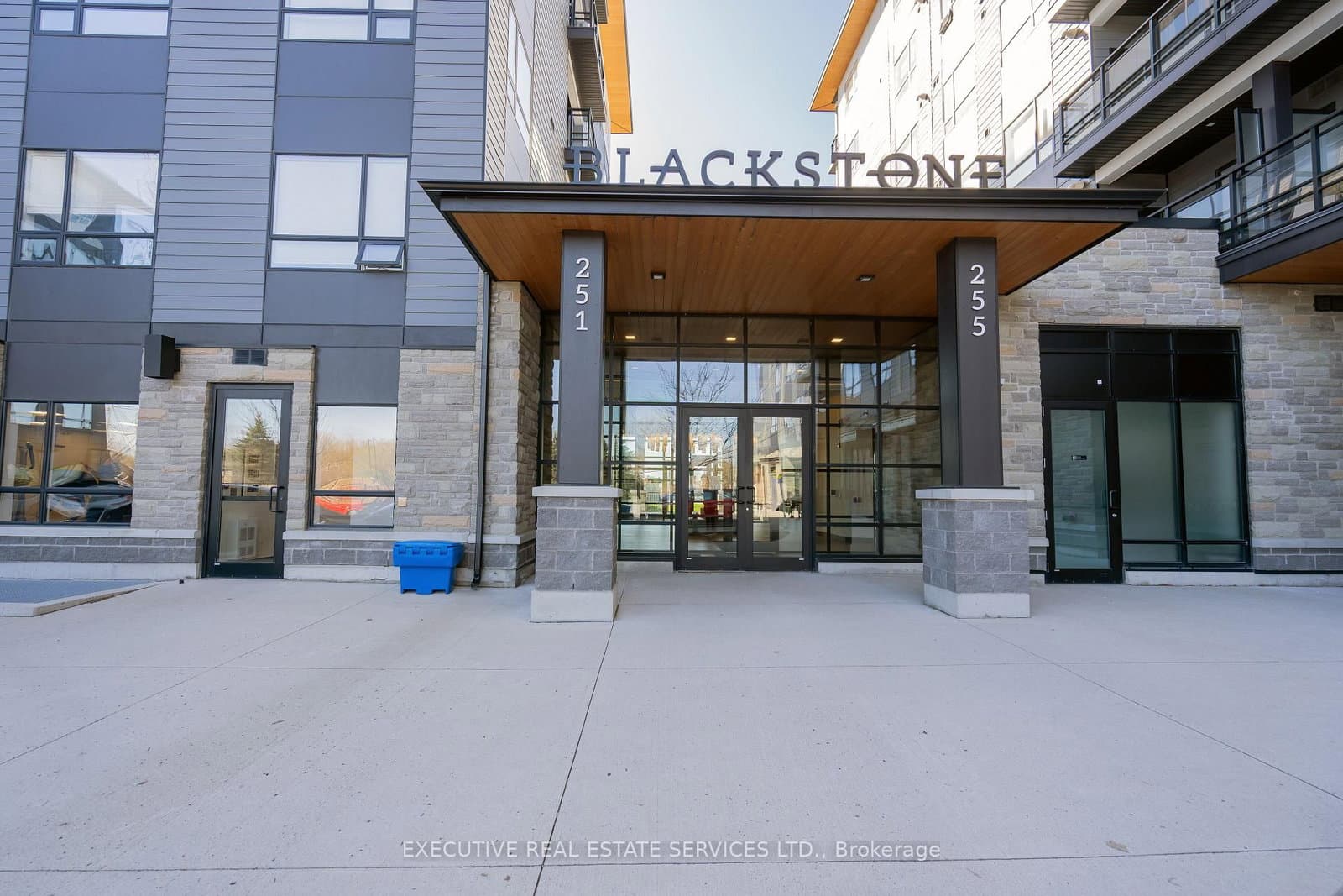 251 Northfield Drive E, Unit 322 thumbnail 7