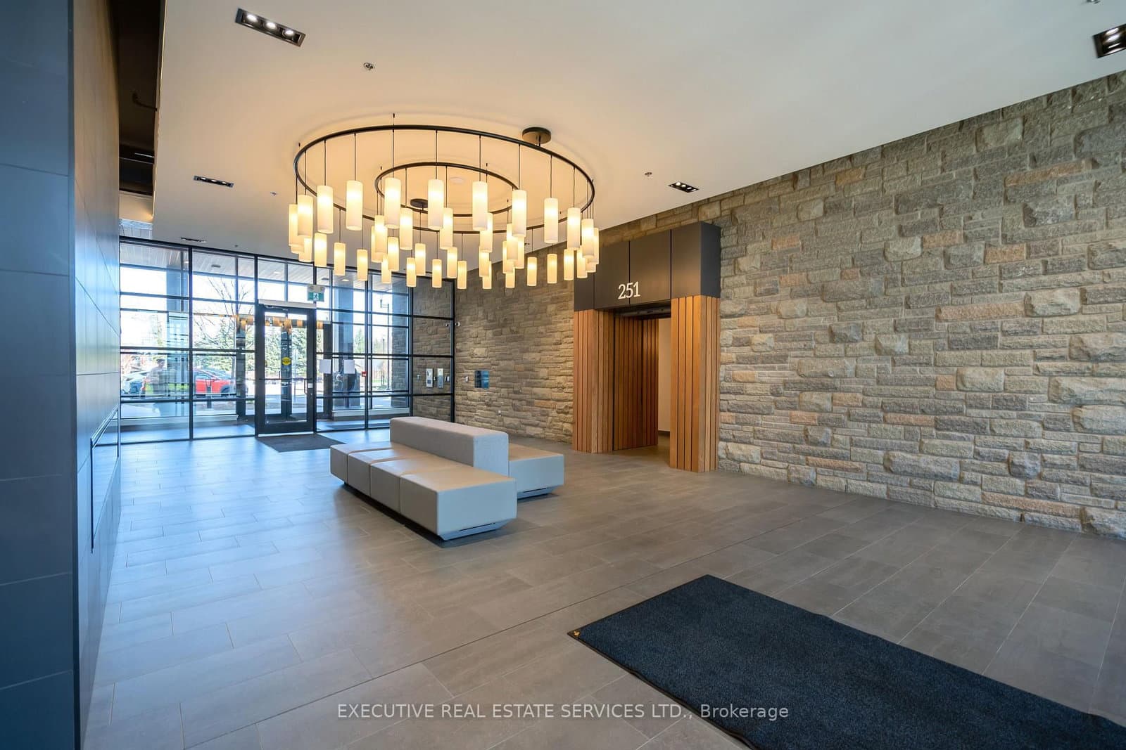 251 Northfield Drive E, Unit 322 thumbnail 9
