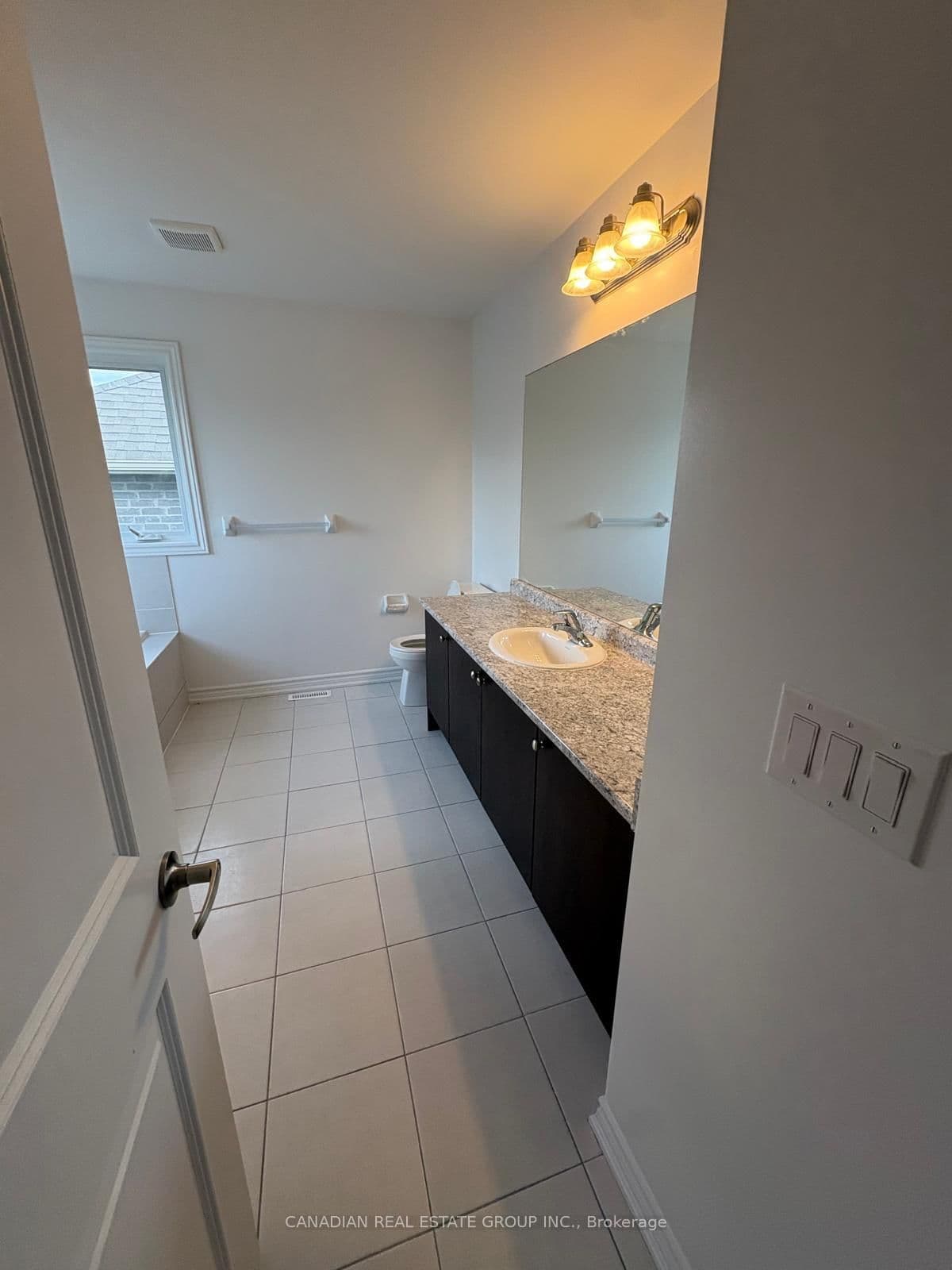 3 Doc Lougheed Avenue thumbnail 14