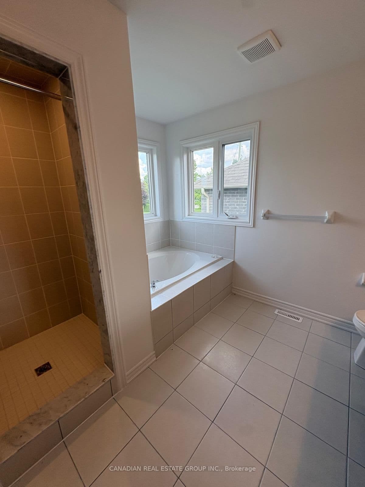 3 Doc Lougheed Avenue thumbnail 16