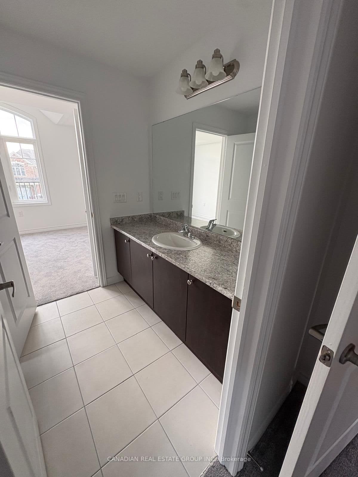 3 Doc Lougheed Avenue thumbnail 19