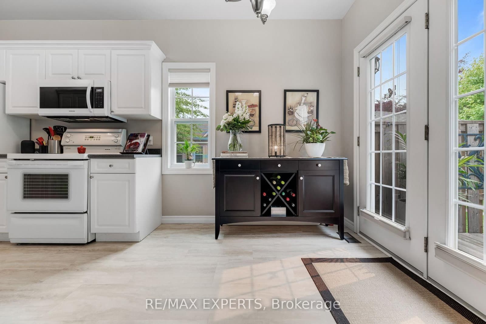 608 Simcoe Street, Unit 19 thumbnail 11