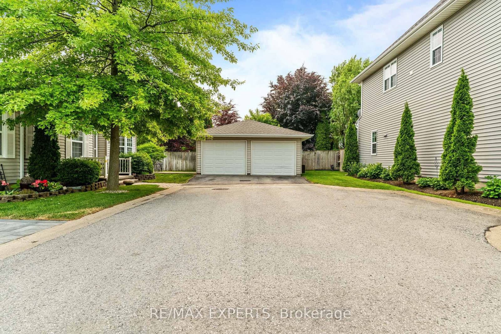 608 Simcoe Street, Unit 19 thumbnail 31