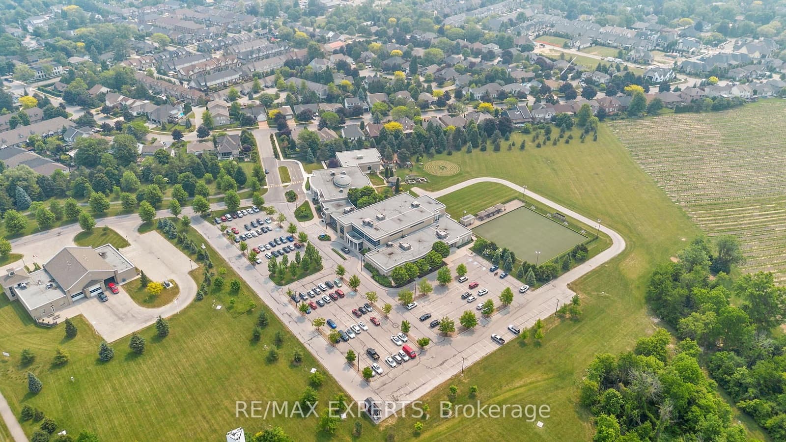 608 Simcoe Street, Unit 19 thumbnail 32