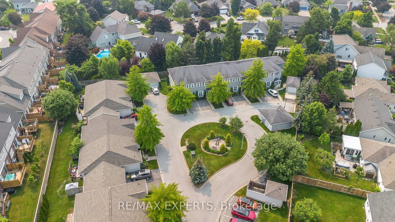 608 Simcoe Street, Unit 19 thumbnail 33