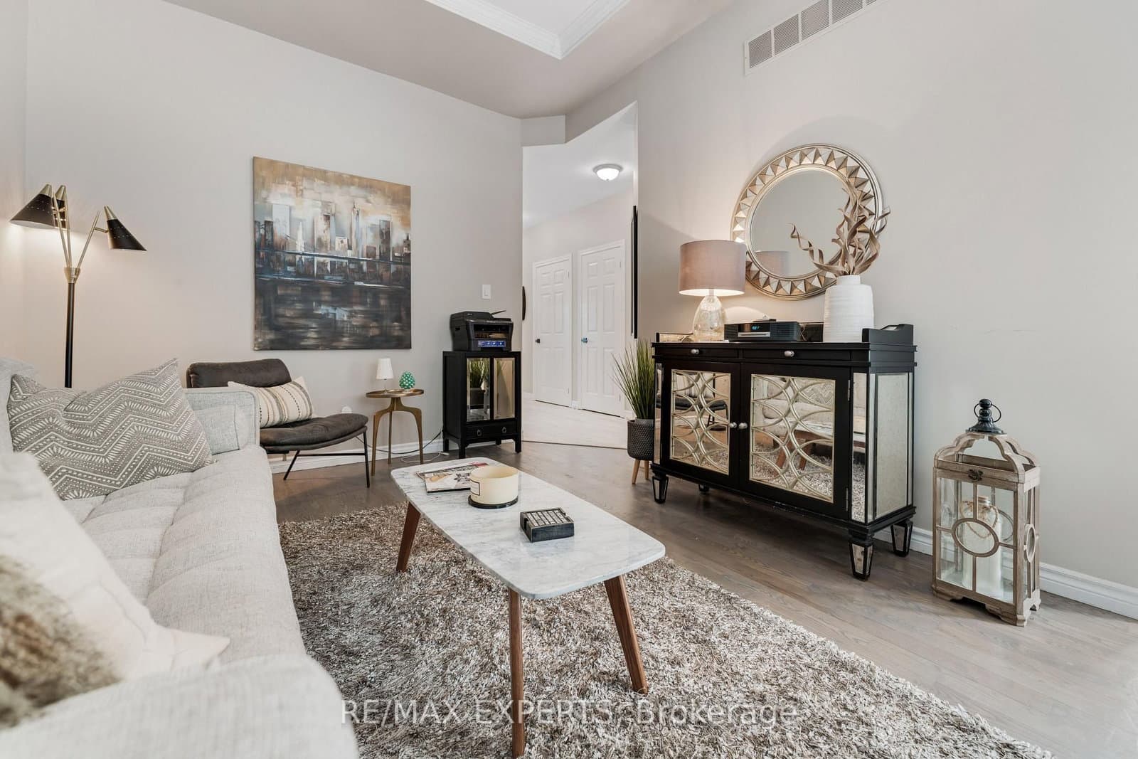 608 Simcoe Street, Unit 19 thumbnail 5