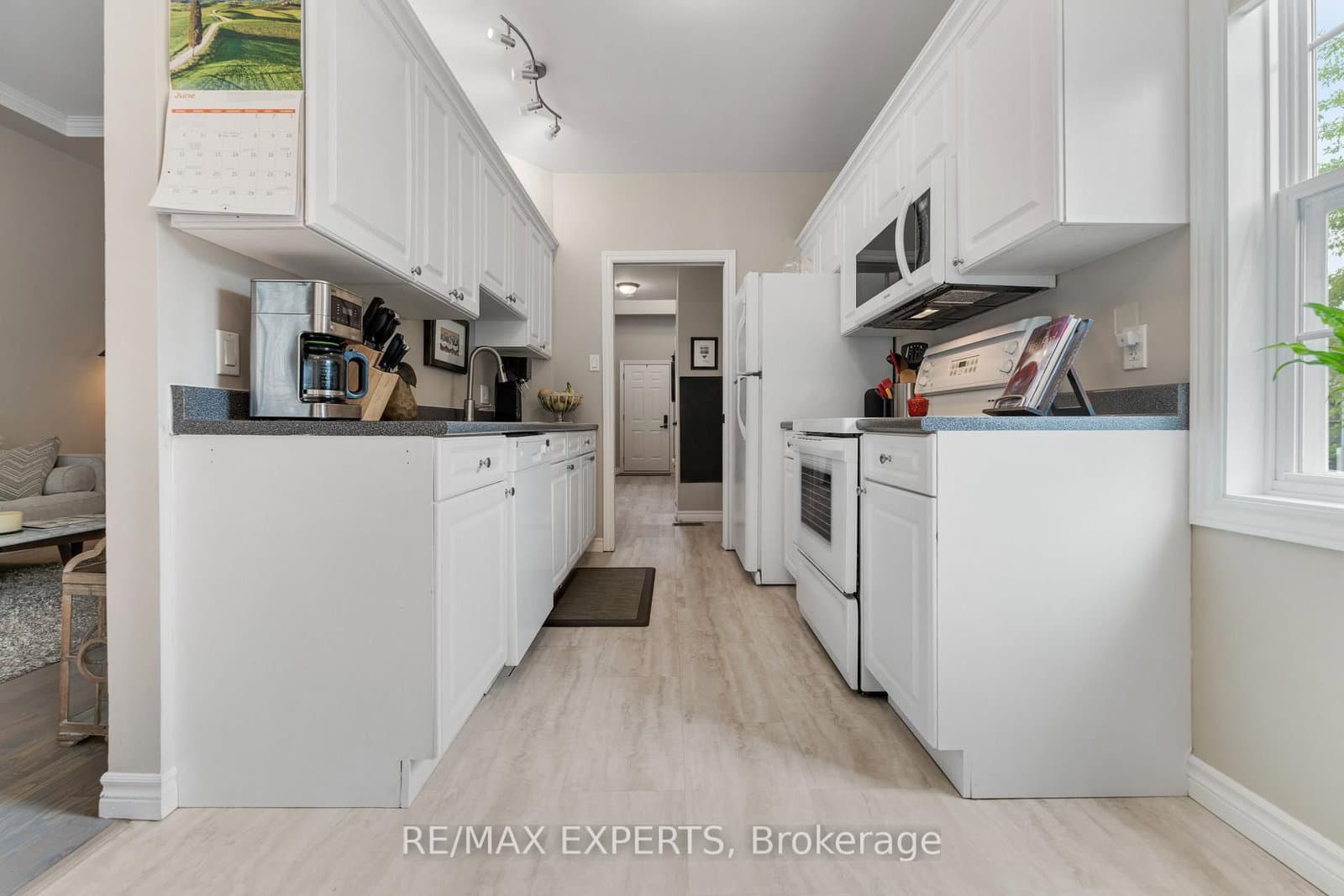 608 Simcoe Street, Unit 19 thumbnail 9