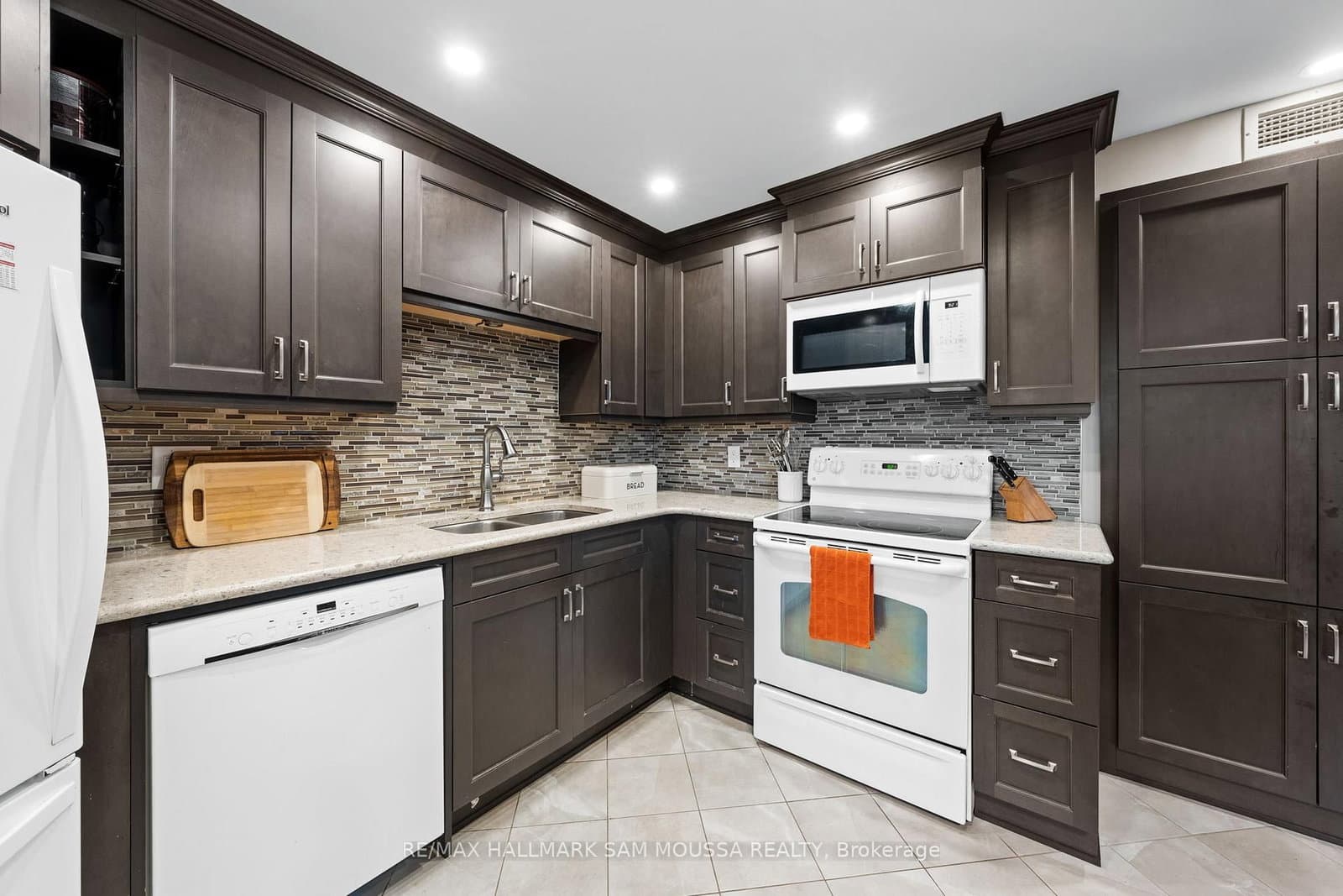 3105 Carling Avenue, Unit 504 thumbnail 12