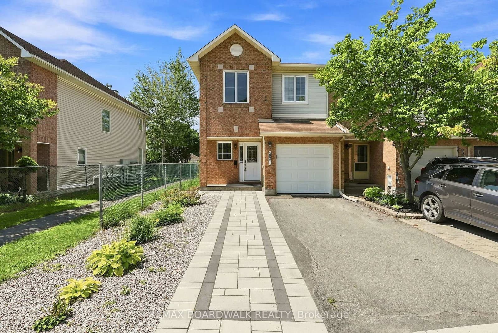 5981 Pineglade Crescent - Image 1