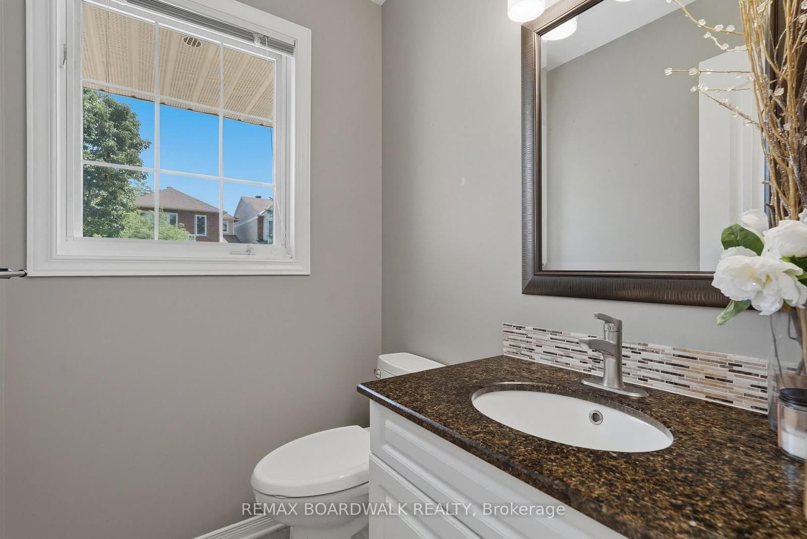 5981 Pineglade Crescent thumbnail 16