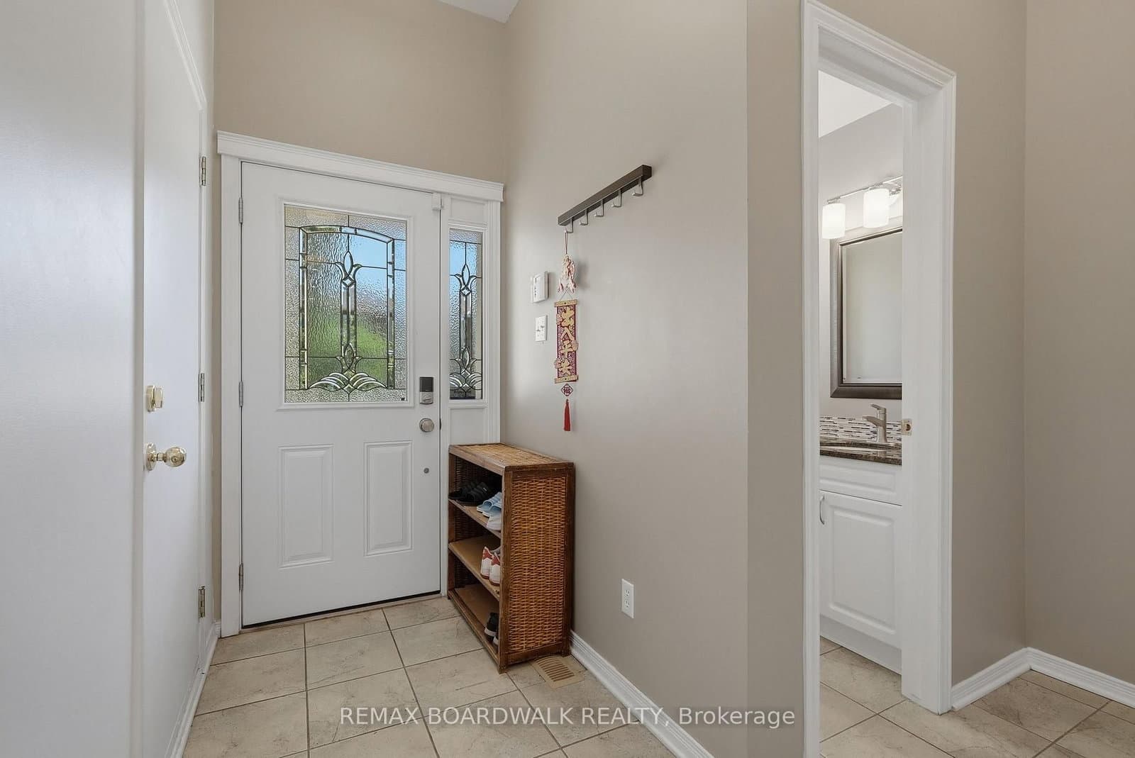 5981 Pineglade Crescent thumbnail 4