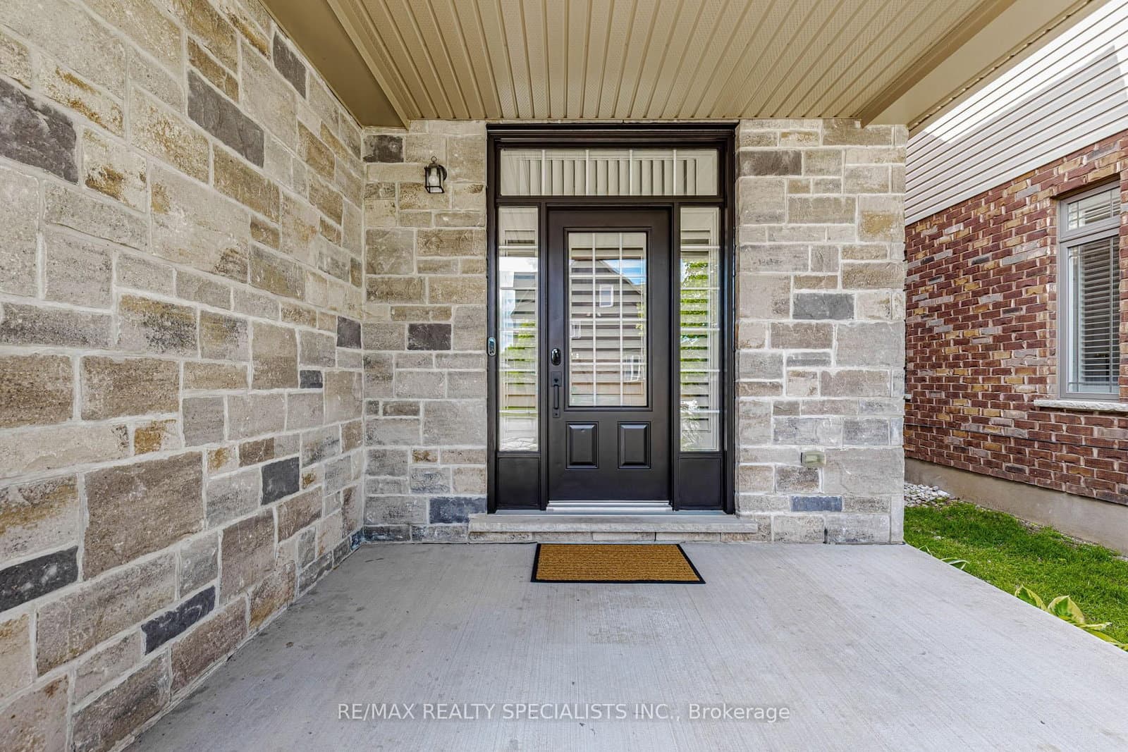 117 Norma Crescent, Unit Main & Upper thumbnail 2