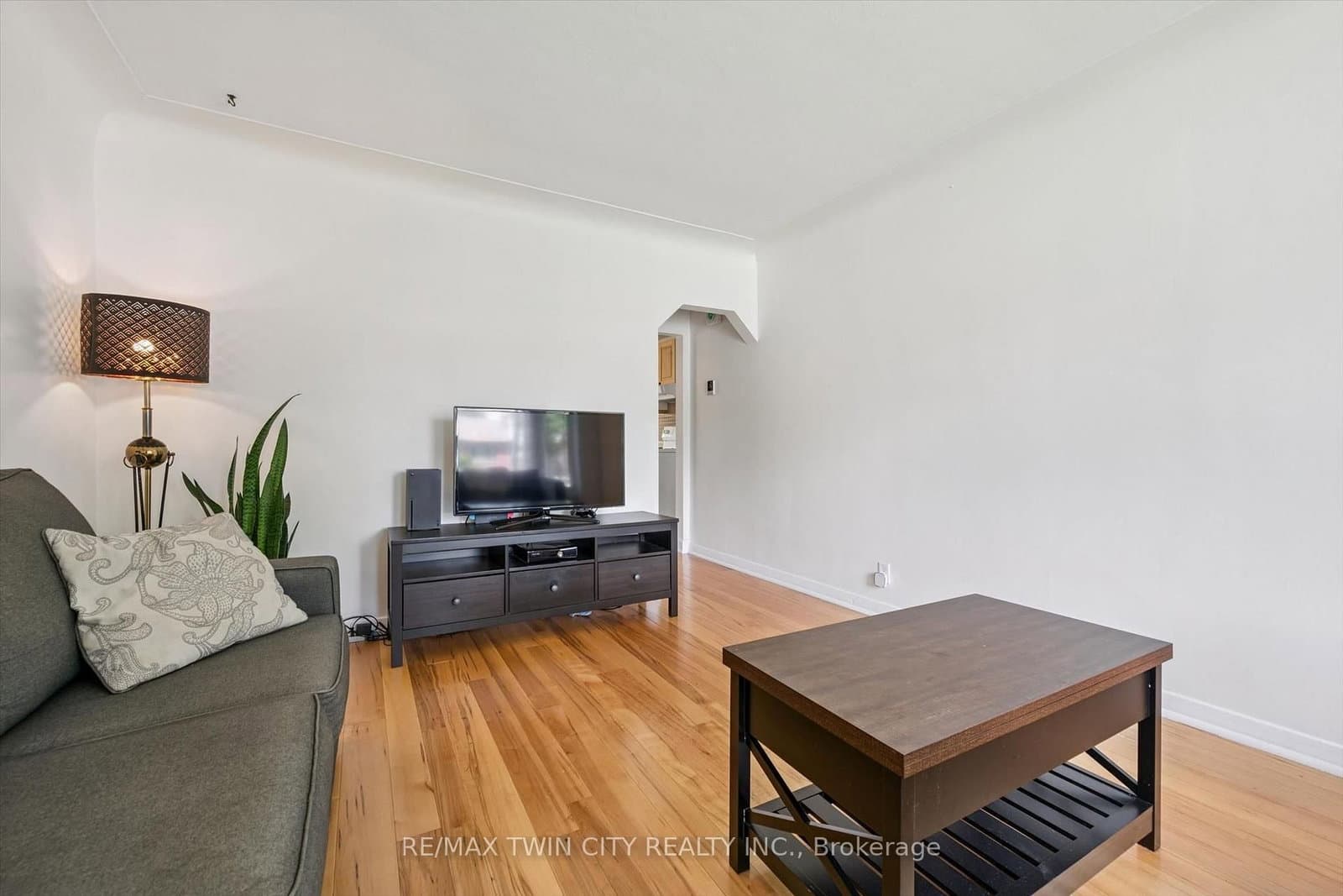 129 Florence Avenue thumbnail 12