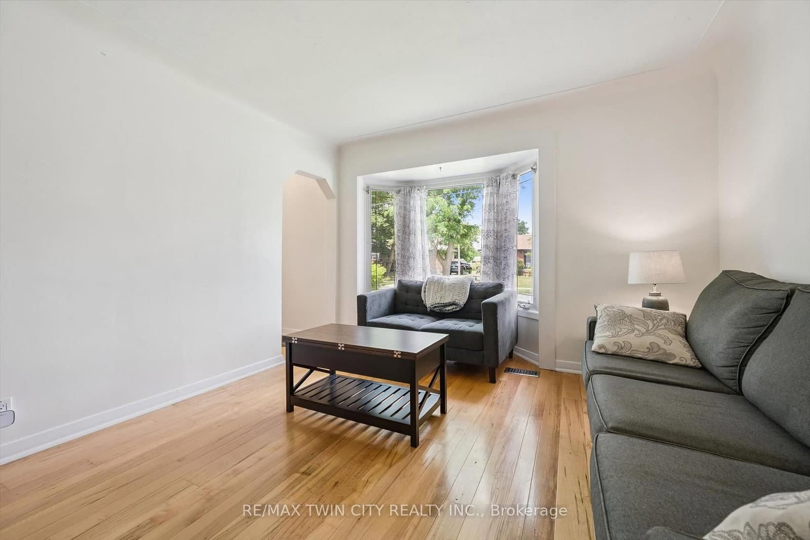 129 Florence Avenue thumbnail 13