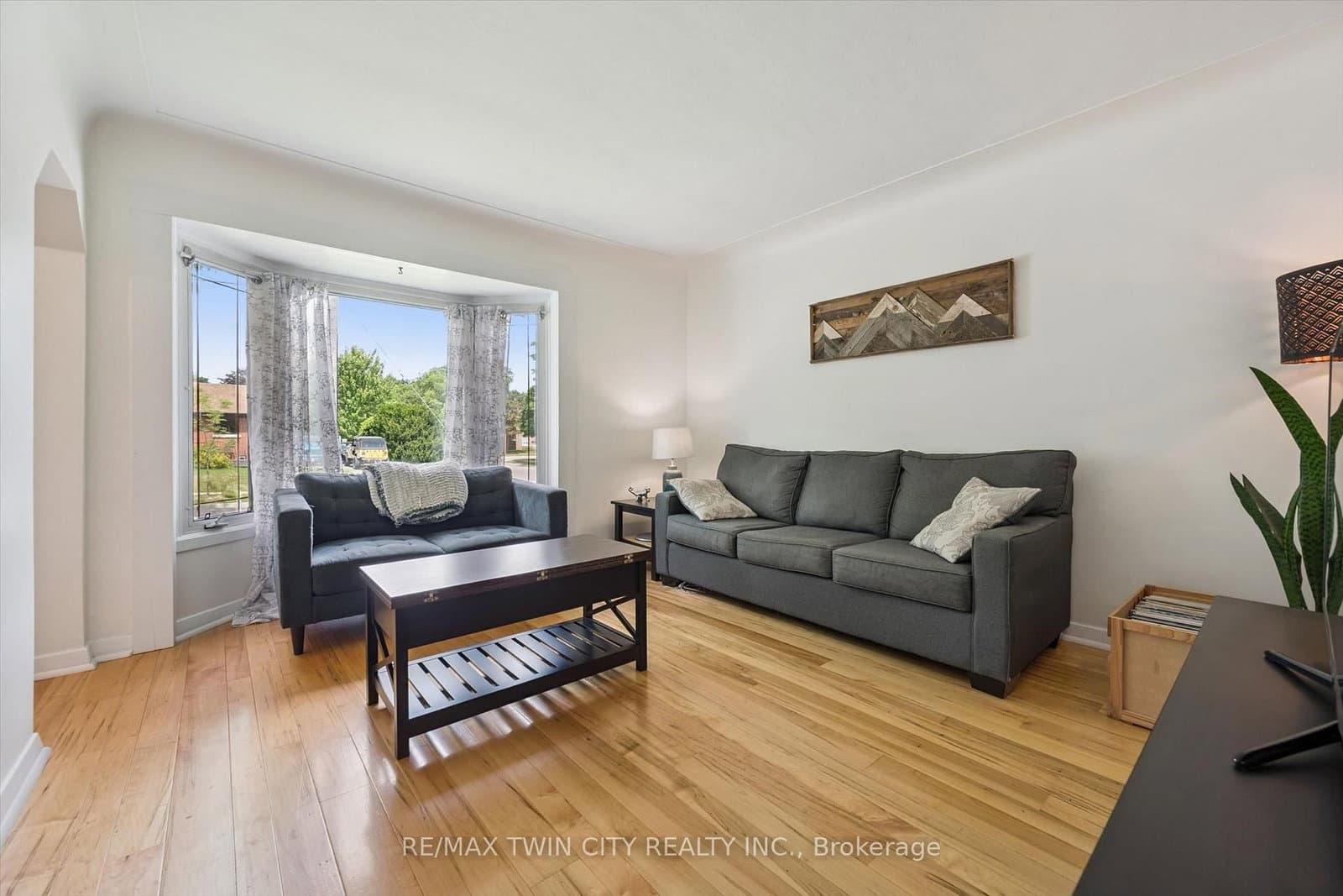 129 Florence Avenue thumbnail 14