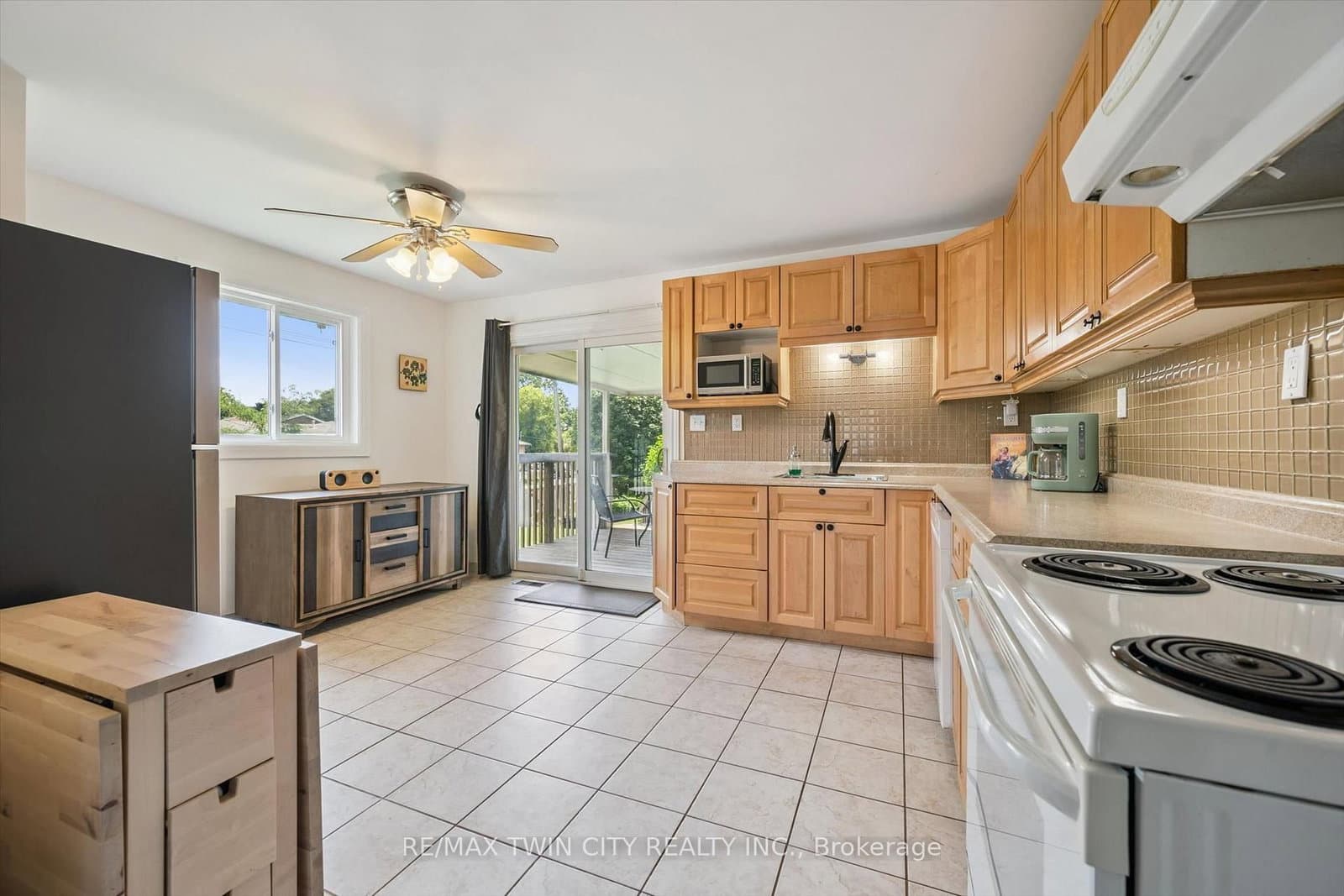 129 Florence Avenue thumbnail 15