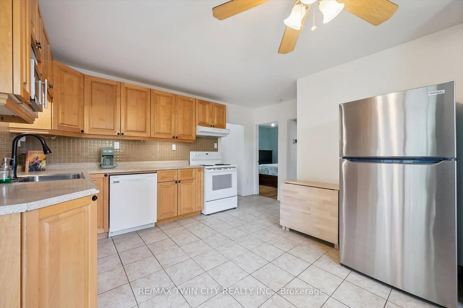 129 Florence Avenue thumbnail 18