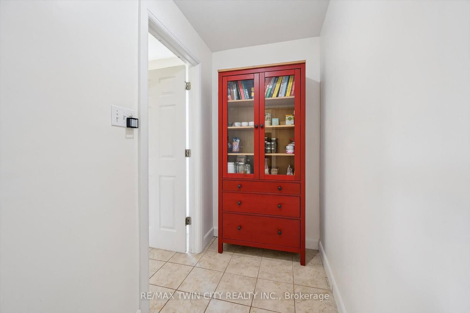 129 Florence Avenue thumbnail 19