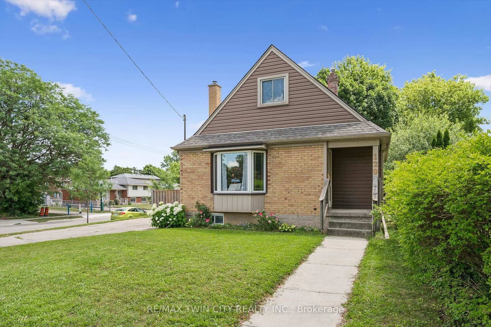 129 Florence Avenue thumbnail 2