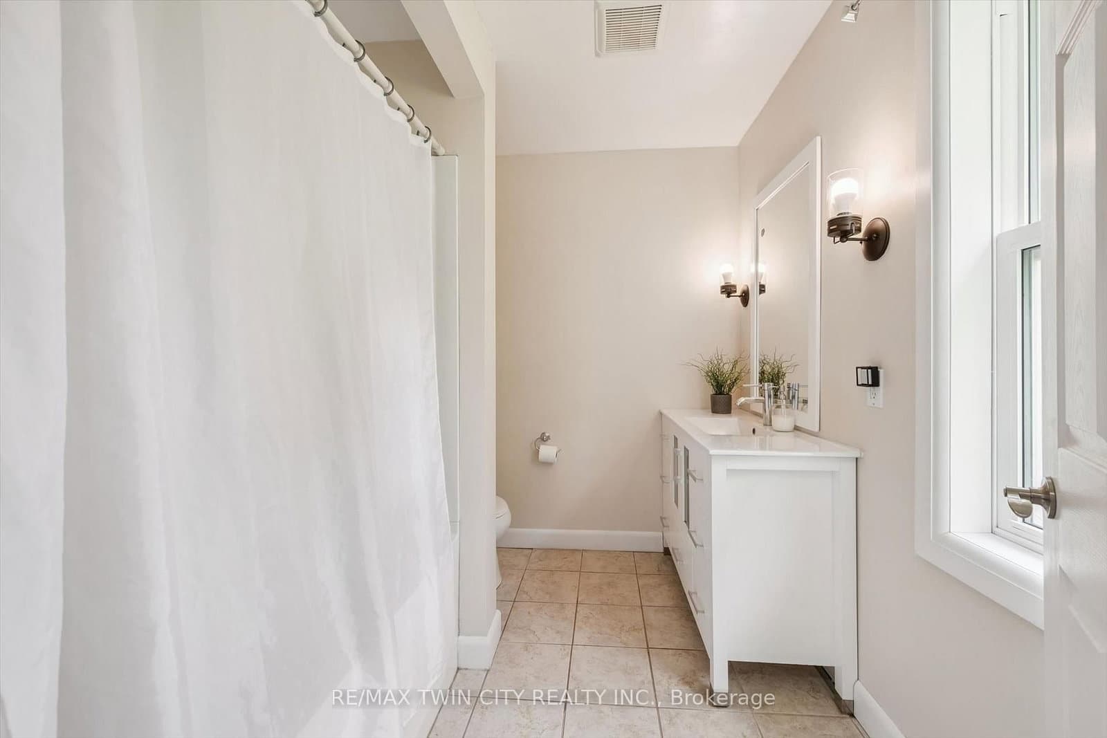 129 Florence Avenue thumbnail 20