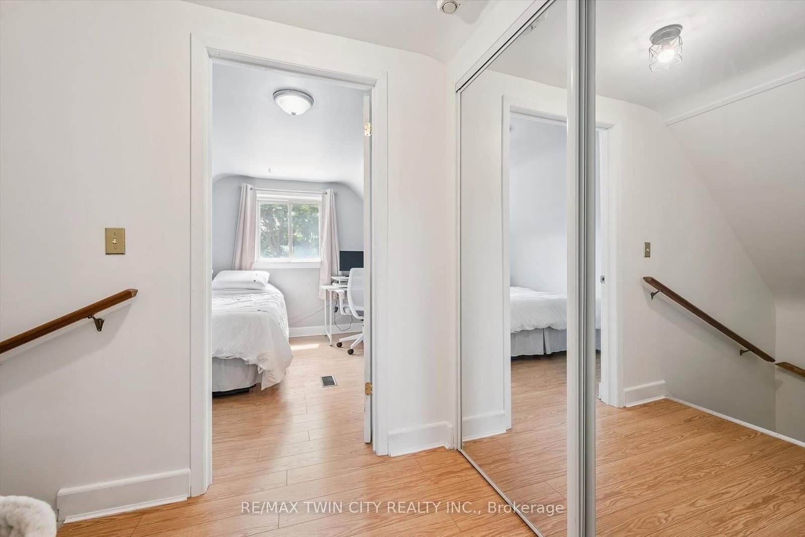 129 Florence Avenue thumbnail 26